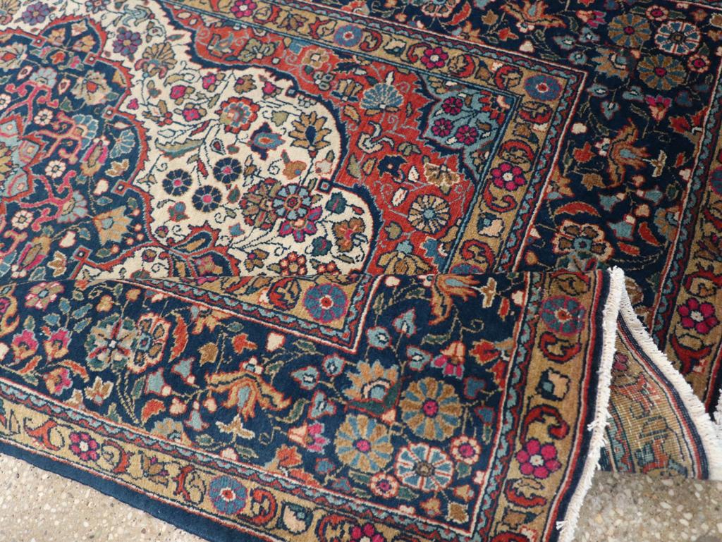 Persischer Kashan-Überwurfteppich des frühen 20. Jahrhunderts im Angebot 1