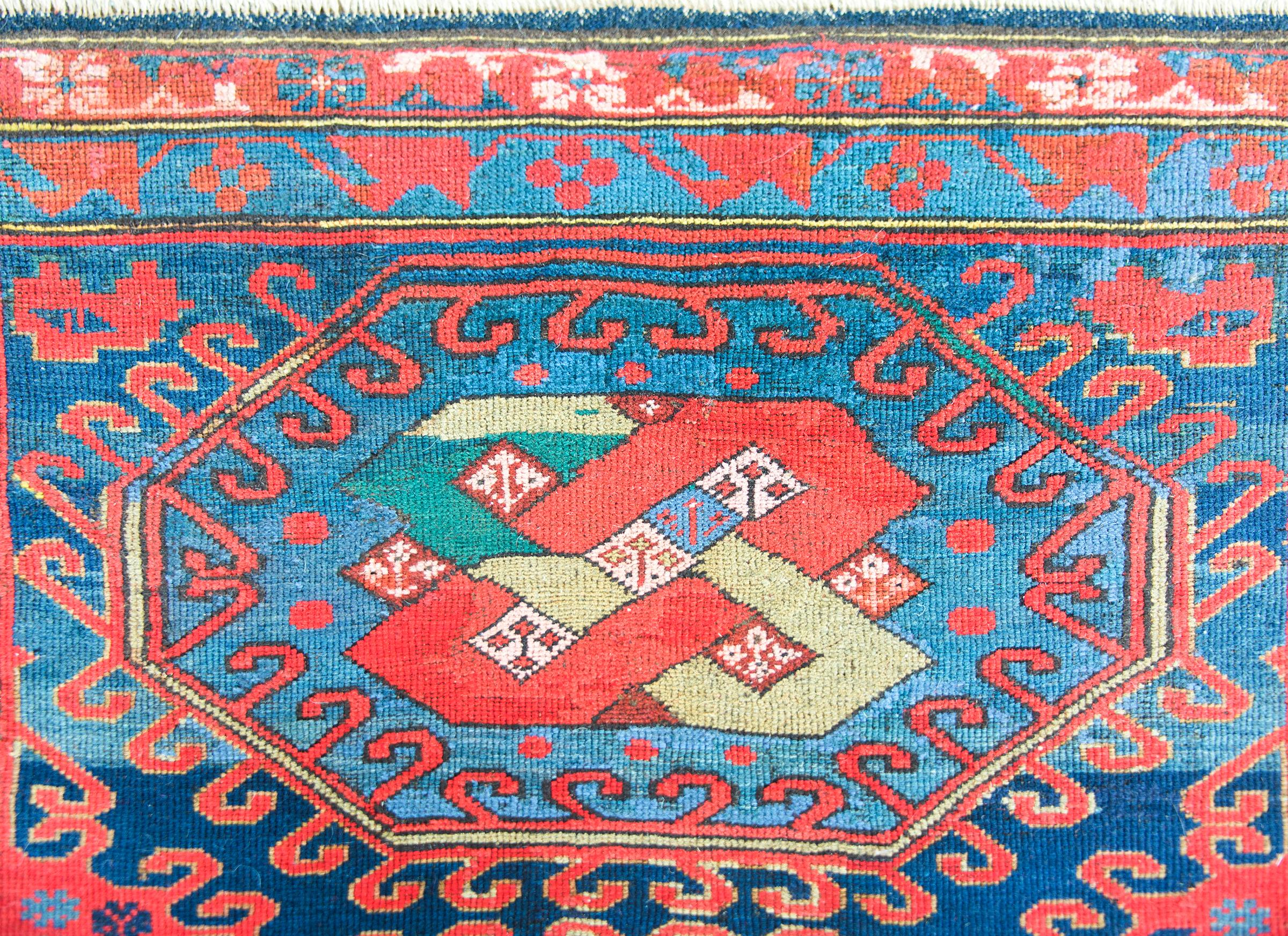 Tapis persan Kazak du début du 20e siècle en vente 2