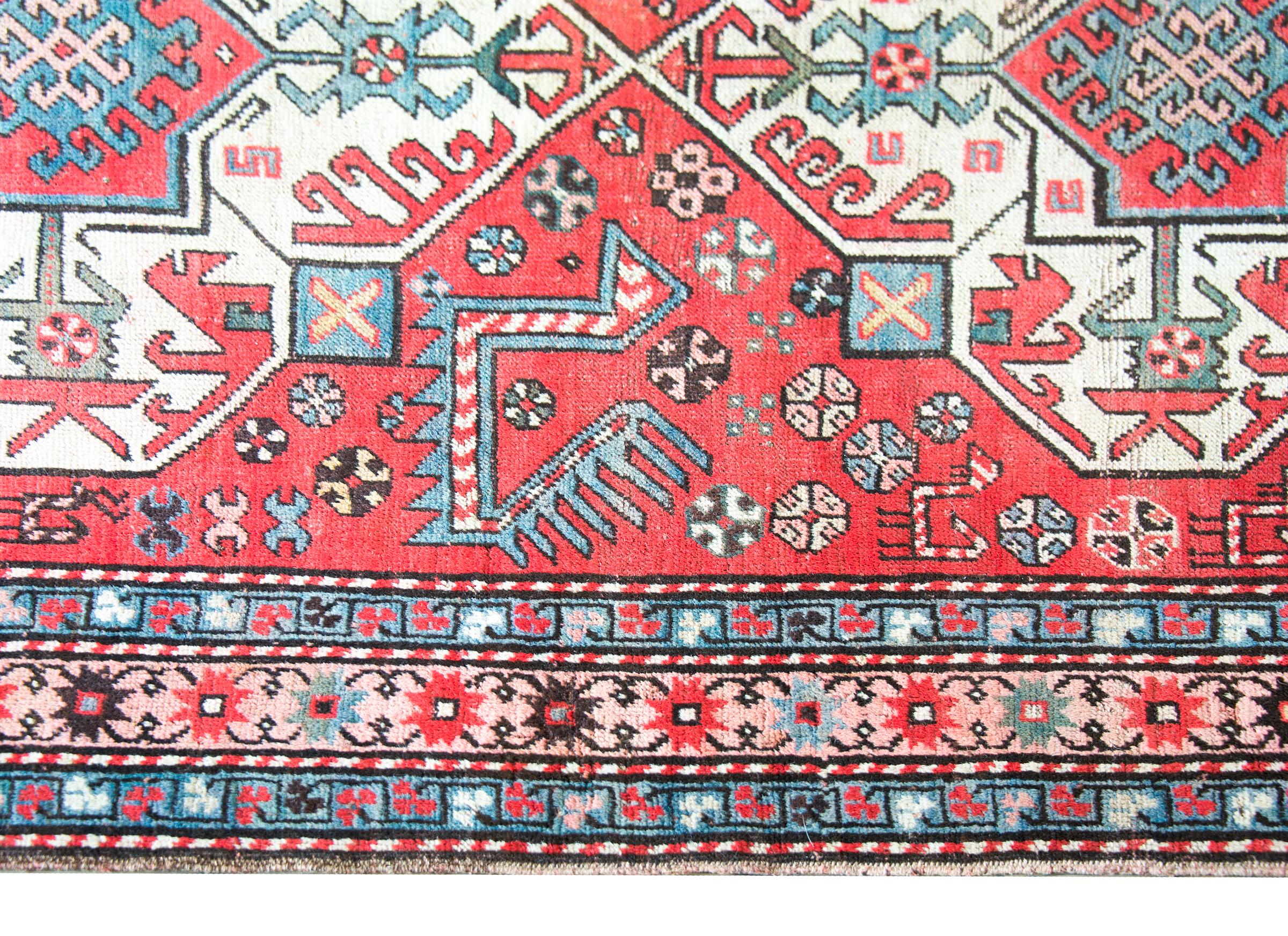 Early 20th Century Persian Kazak Rug In Good Condition For Sale In Chicago, IL