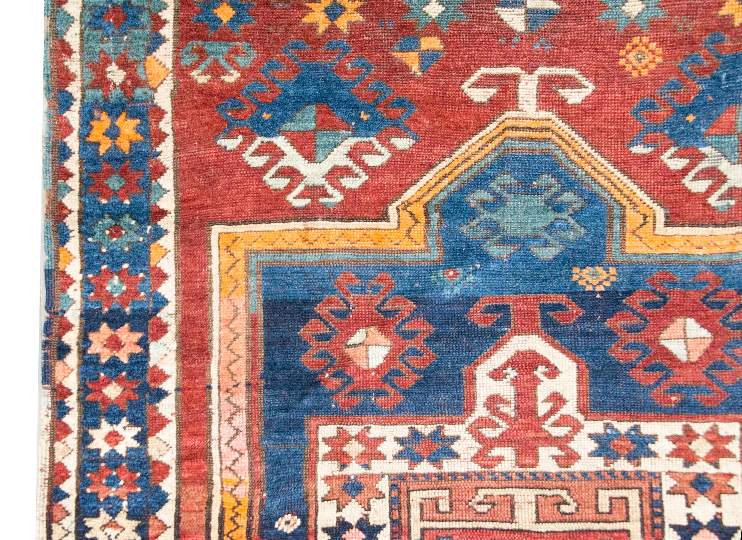 Tappeto persiano Kazak dei primi del Novecento In condizioni buone in vendita a Chicago, IL