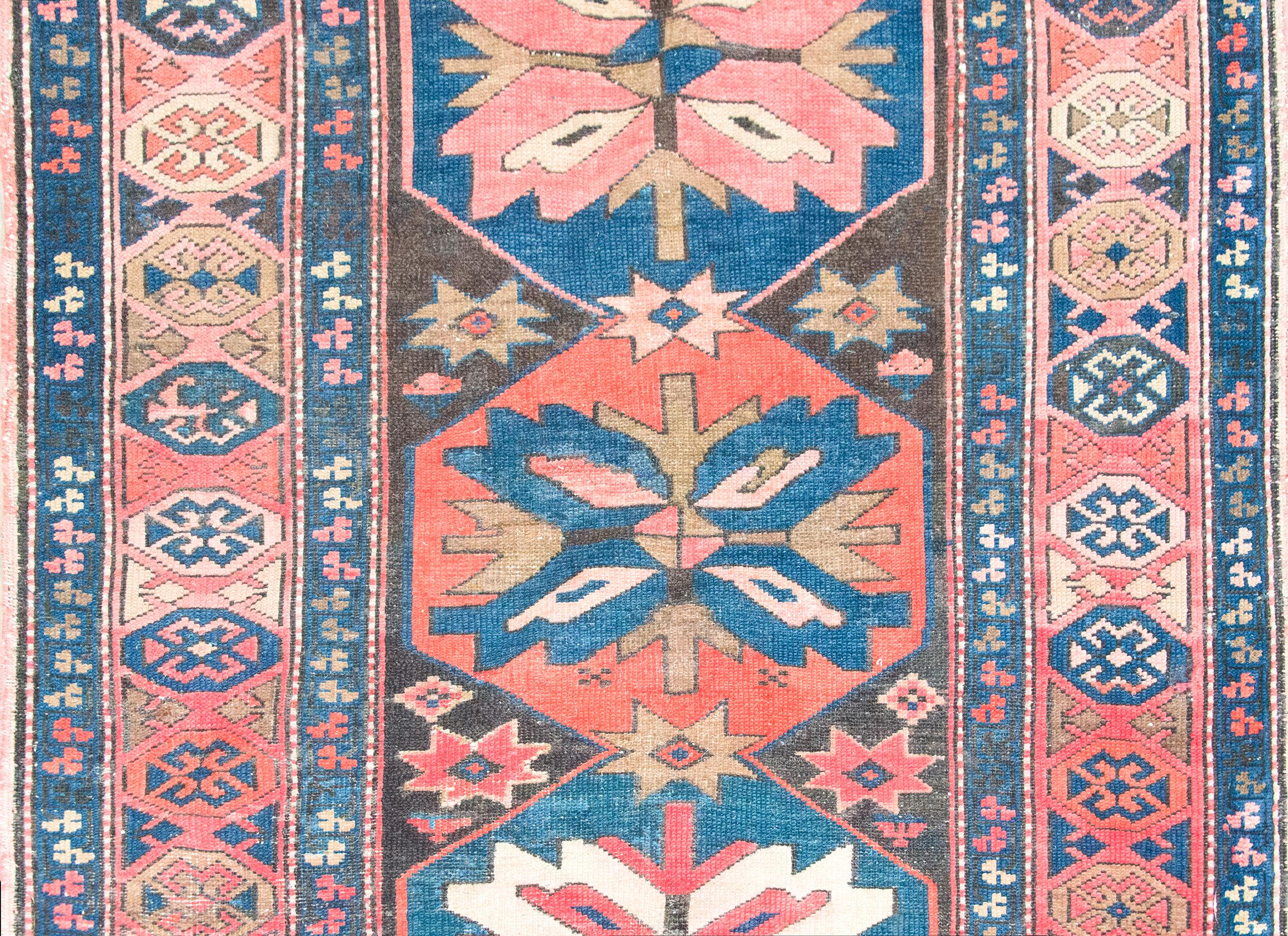 Tappeto persiano Kazak dei primi del Novecento in vendita 1