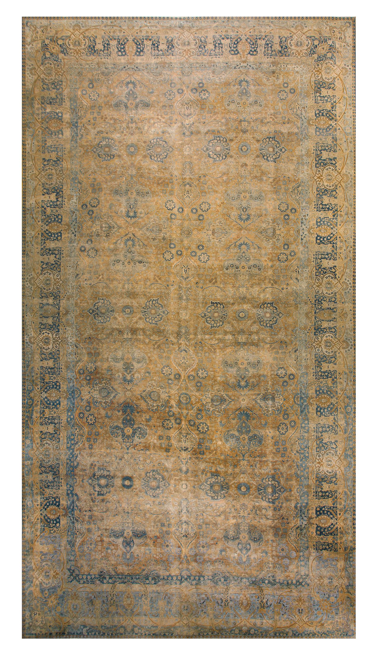 Early 20th Century Persian Kerman Carpet For Sale 5