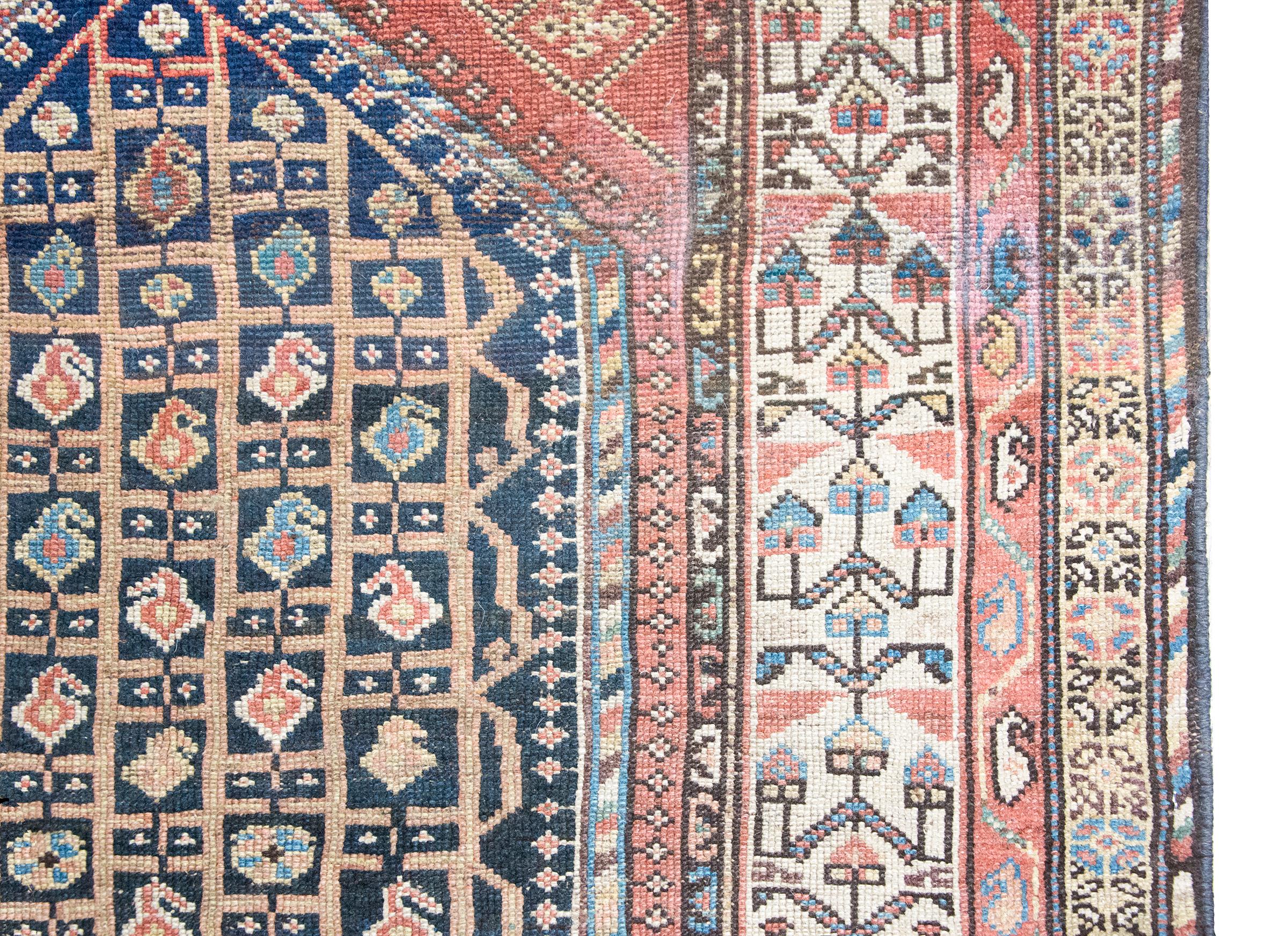 Early 20th Century Persian Khamseh Rug In Good Condition For Sale In Chicago, IL