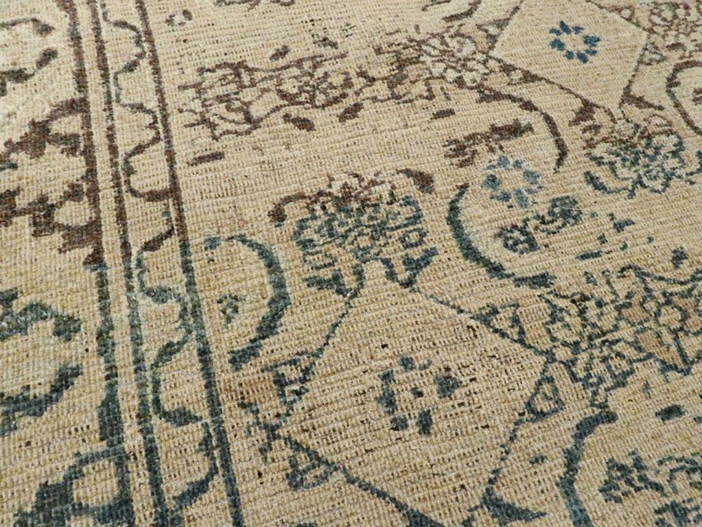 Noué à la main Tapis persan Khorassan du début du XXe siècle en vente