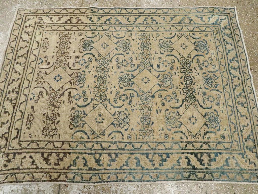 Tapis persan Khorassan du début du XXe siècle Excellent état - En vente à New York, NY