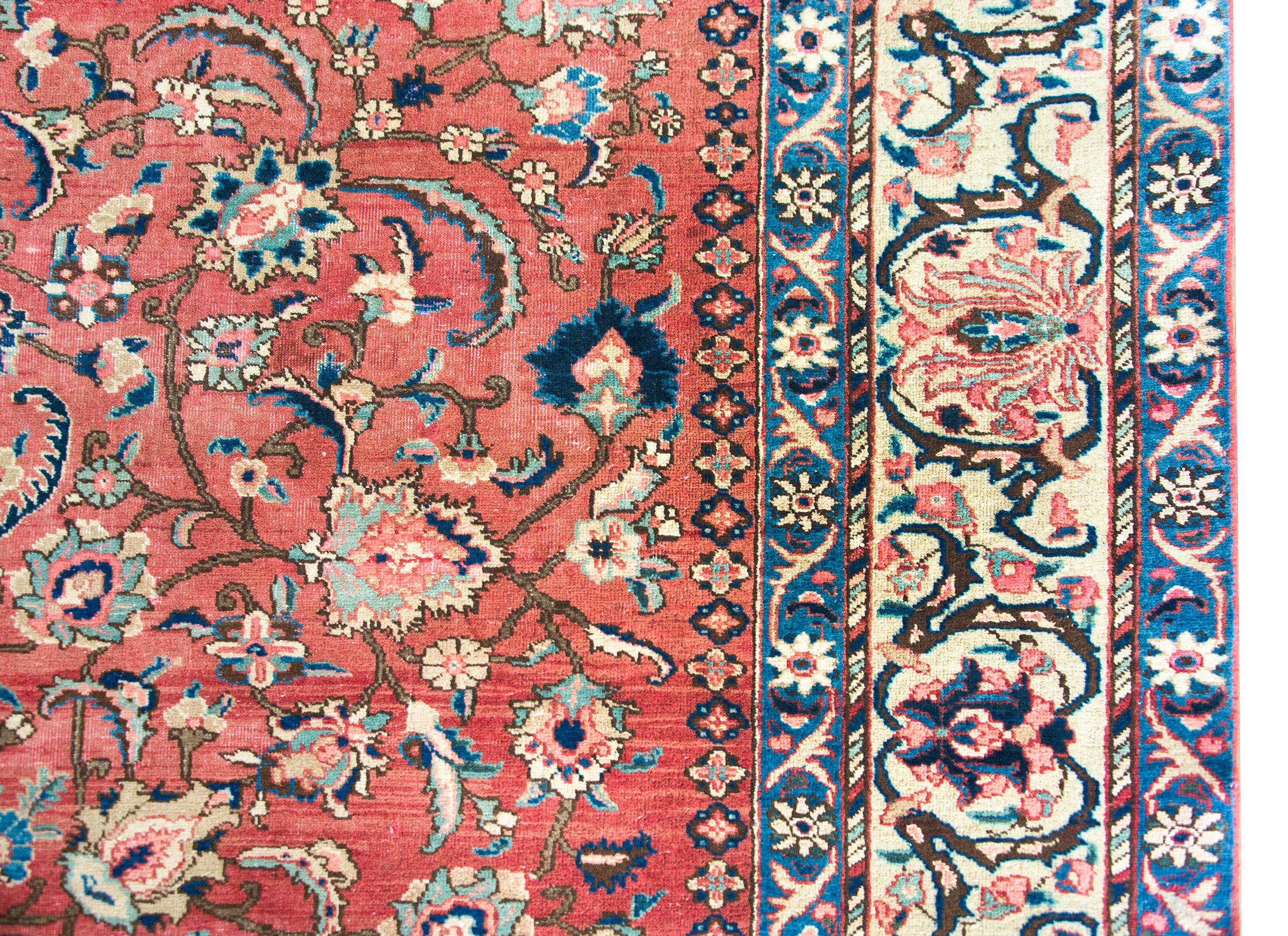 Early 20th Century Persian Khoy Rug In Good Condition For Sale In Chicago, IL