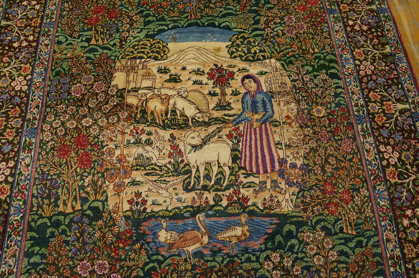 Wool Early 20th Century Persian Kirman Carpet ( 4'10