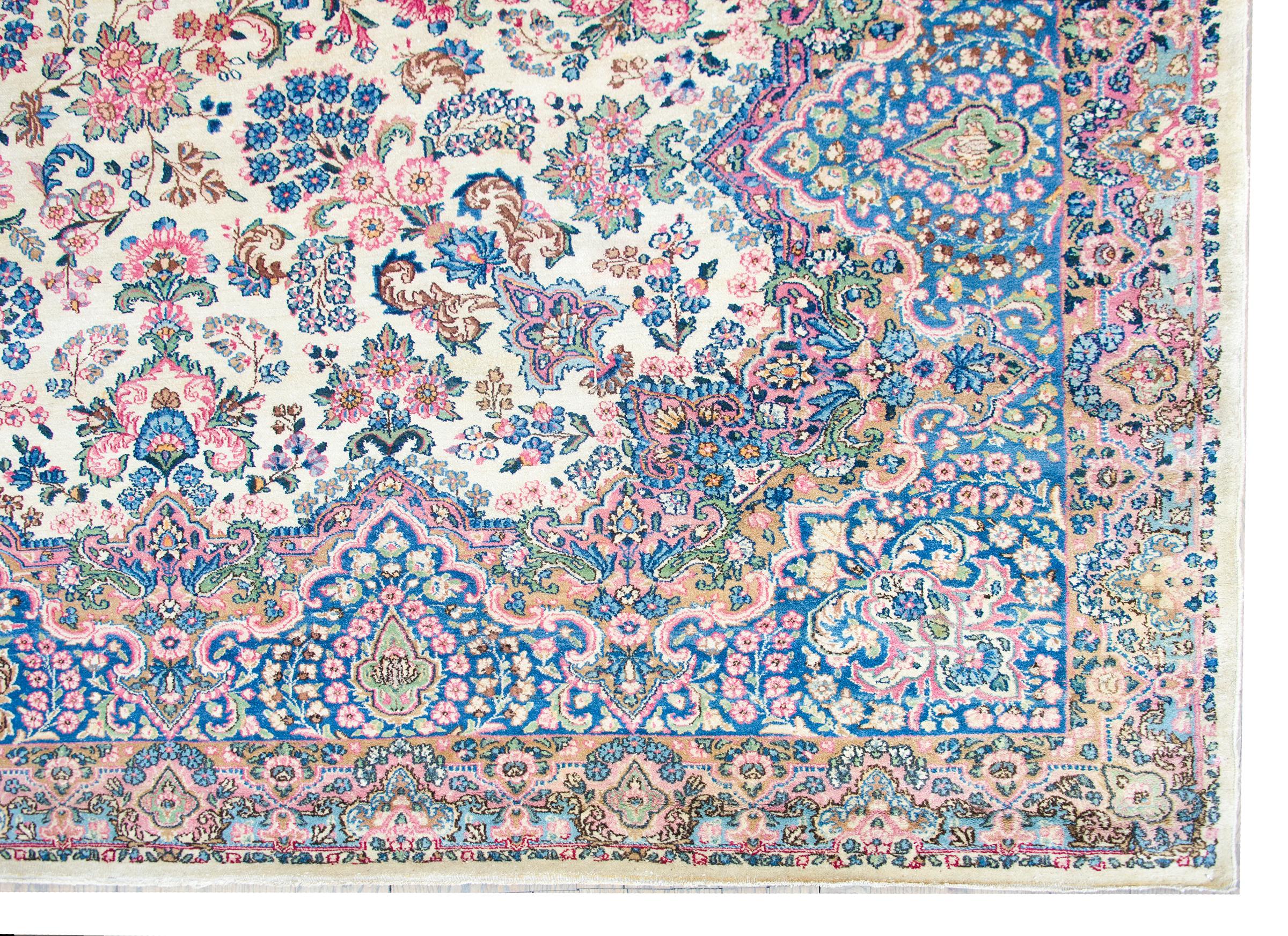 Alfombra persa Kirman de principios del siglo XX en venta 6