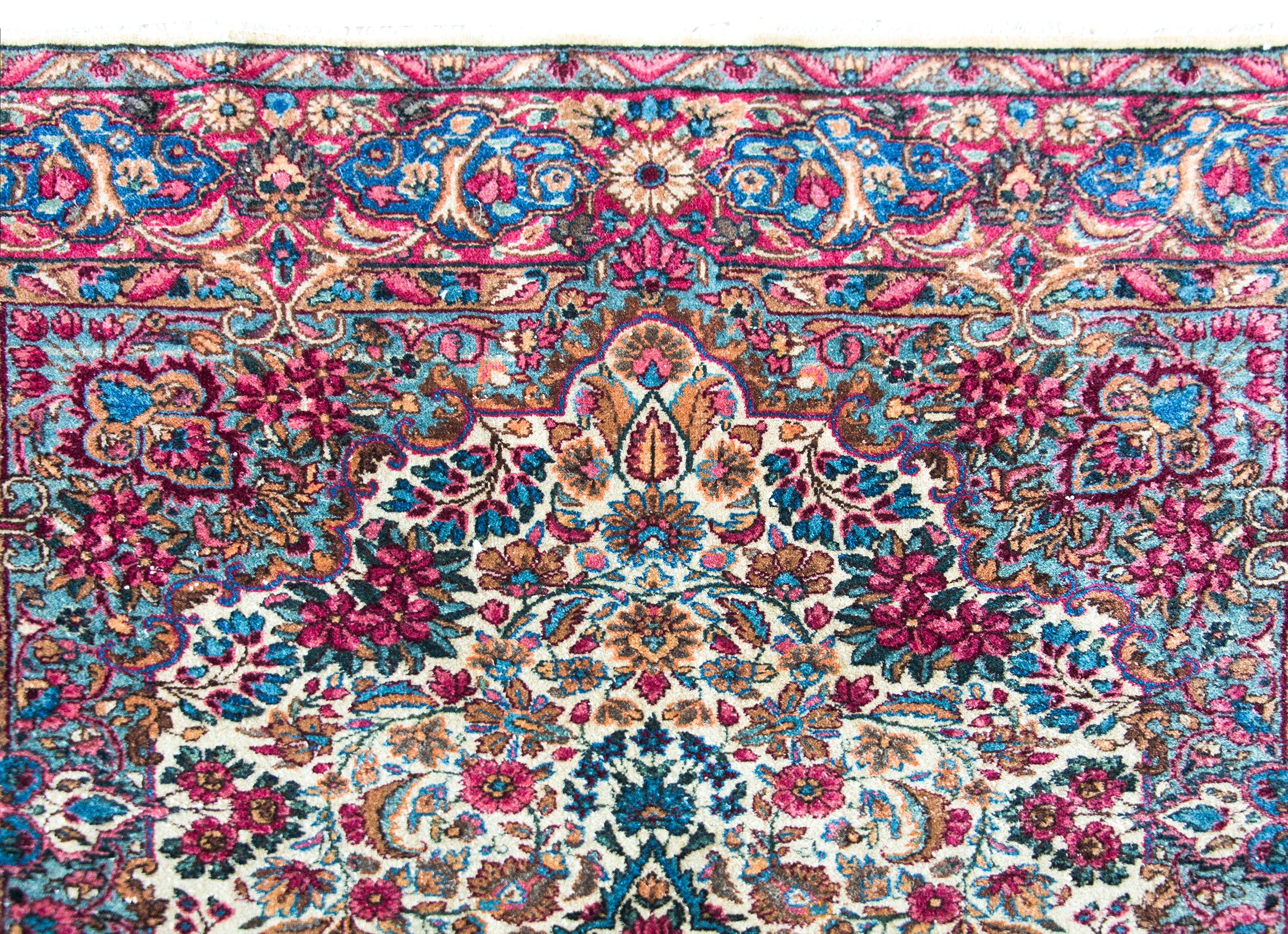 Tappeto persiano Kirman dei primi del Novecento in vendita 6