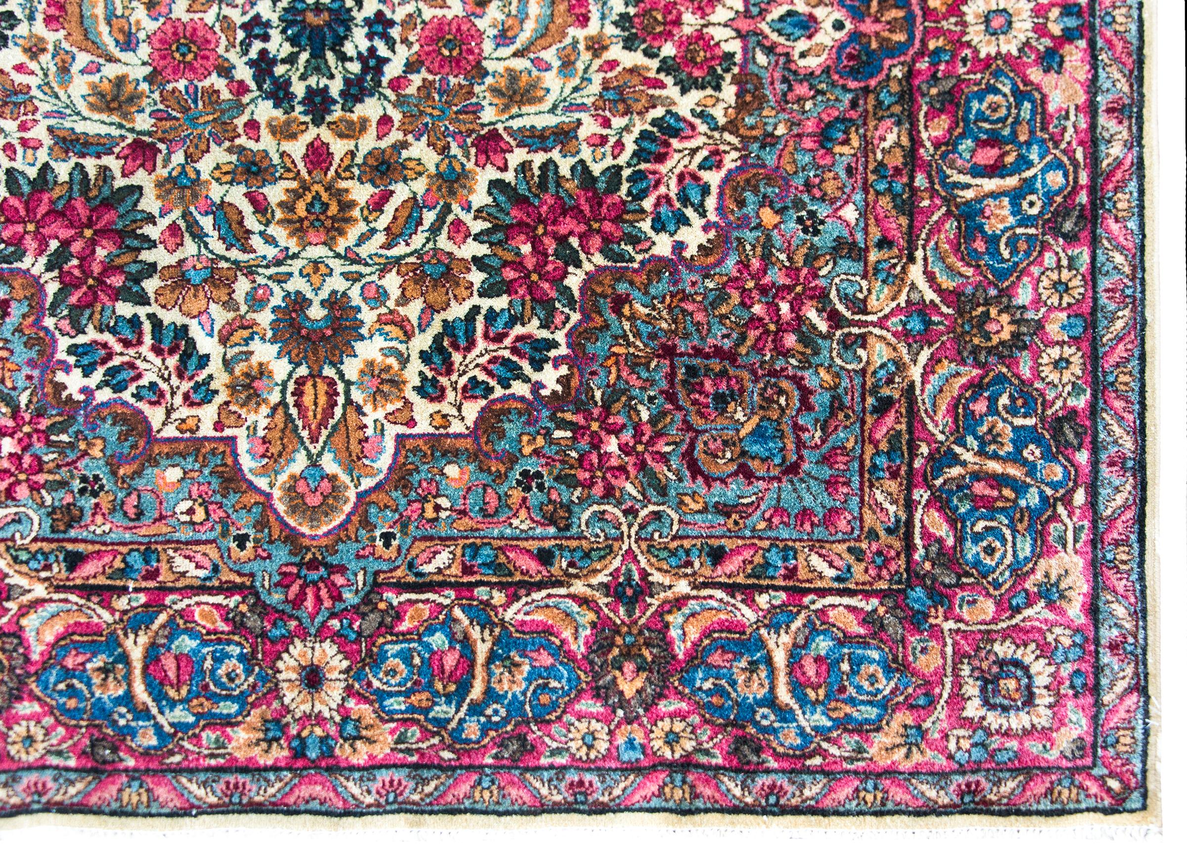 Tappeto persiano Kirman dei primi del Novecento in vendita 7