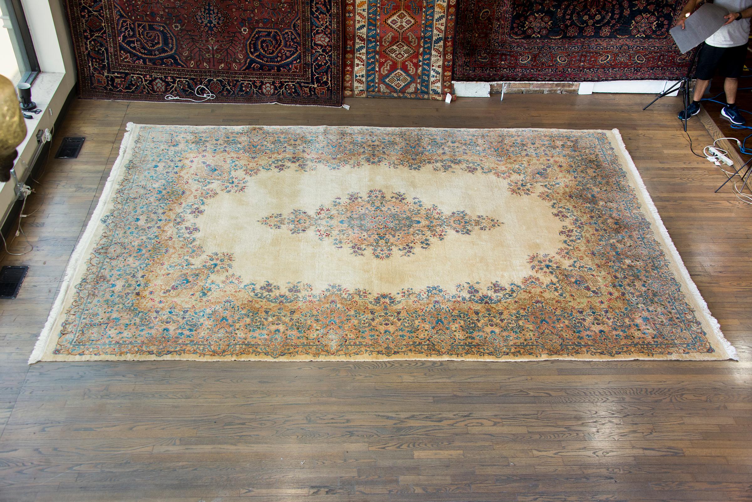 Early 20th Century Persian Kirman Rug For Sale 10