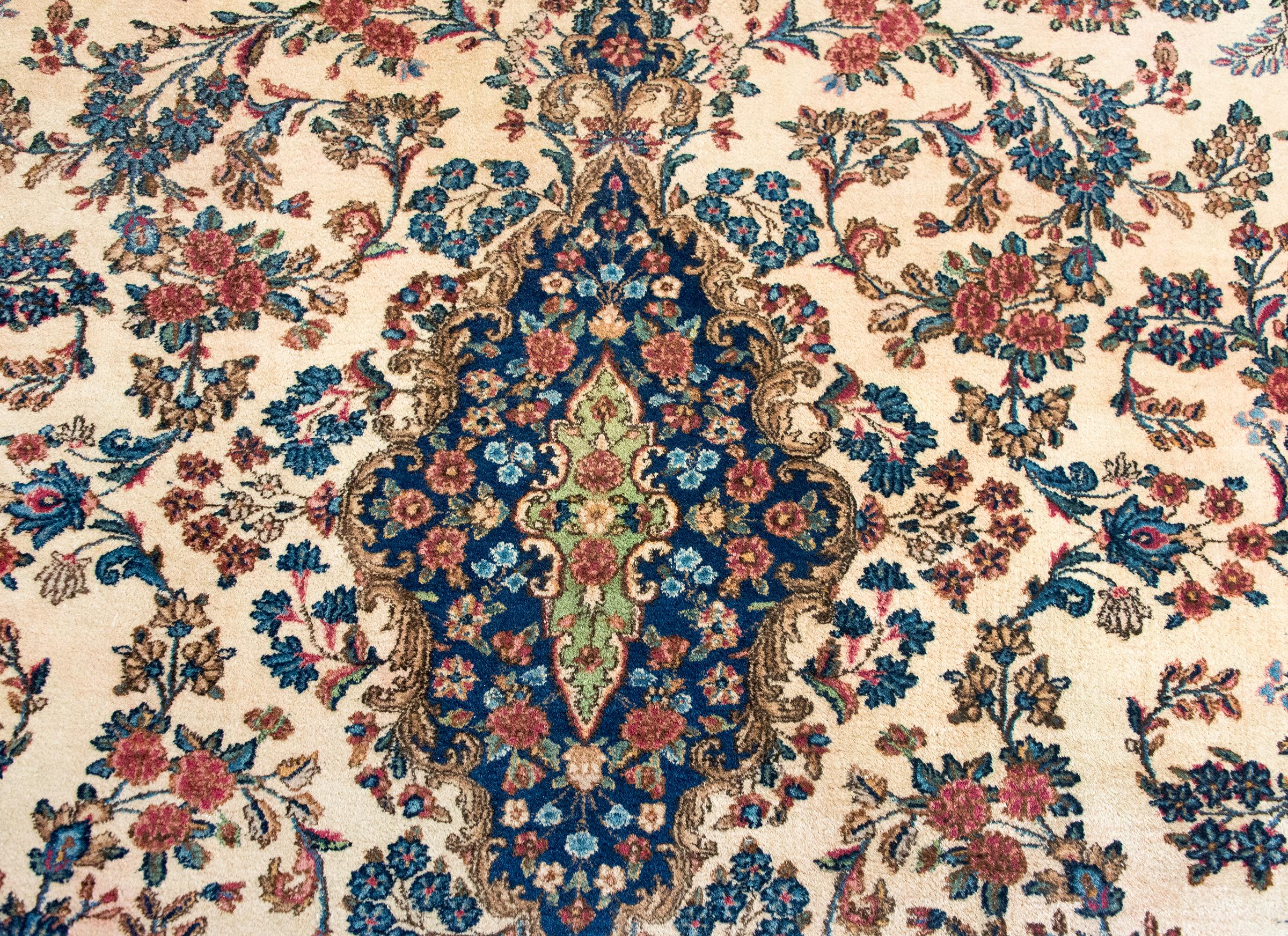 Tappeto persiano Kirman dei primi del Novecento in vendita 2