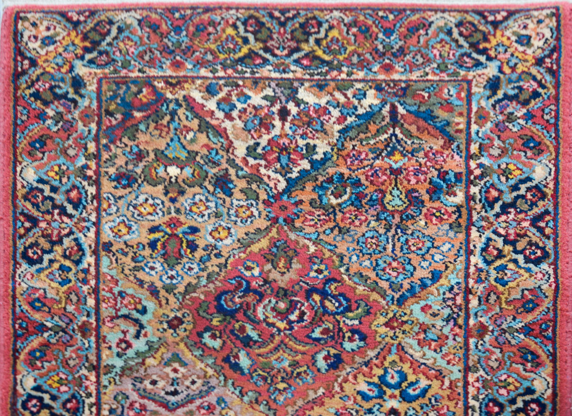 Early 20th Century Persian Kirman Runner In Good Condition For Sale In Chicago, IL