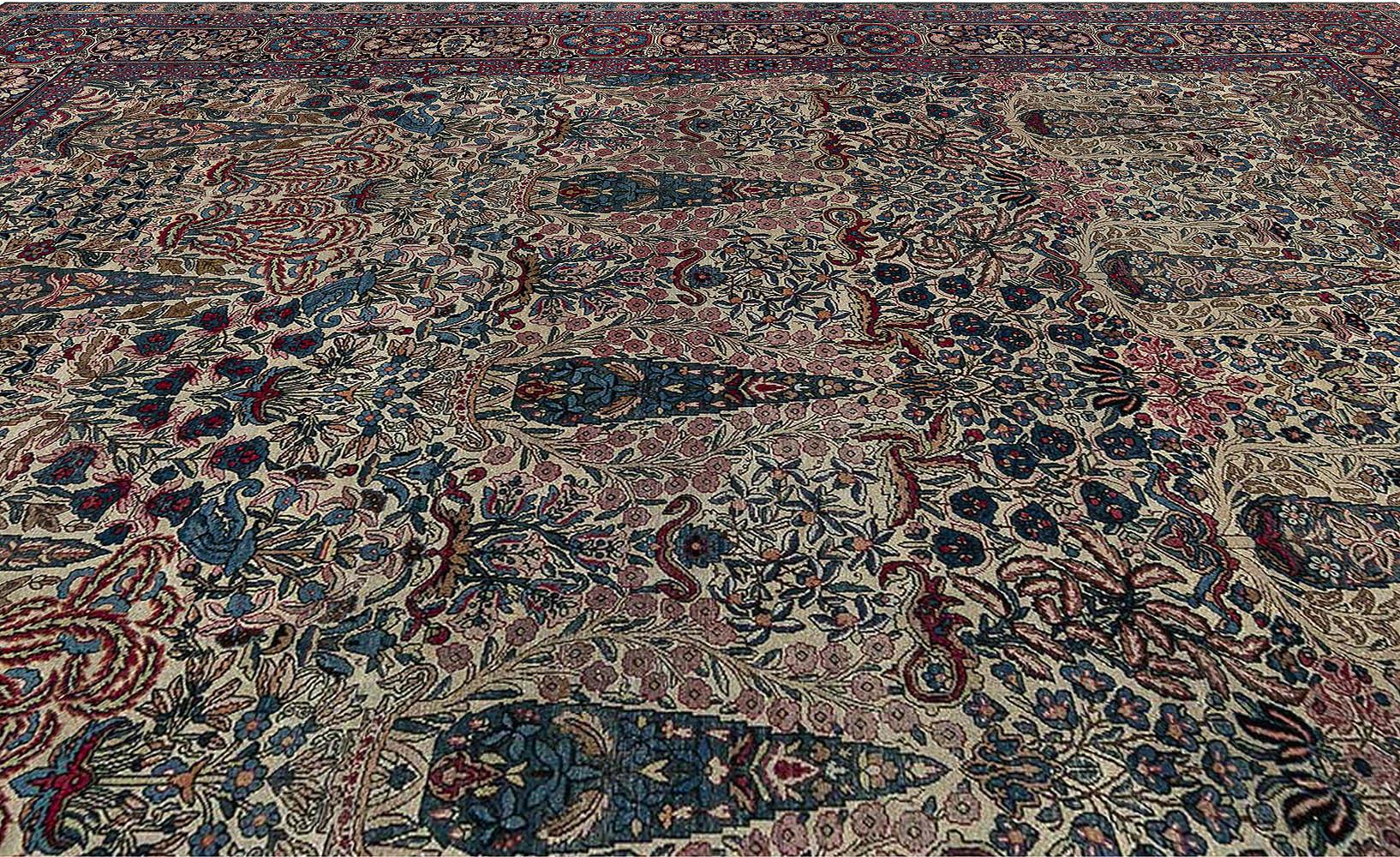 Hand-Woven Early 20th Century Persian Kirman Wool Rug For Sale