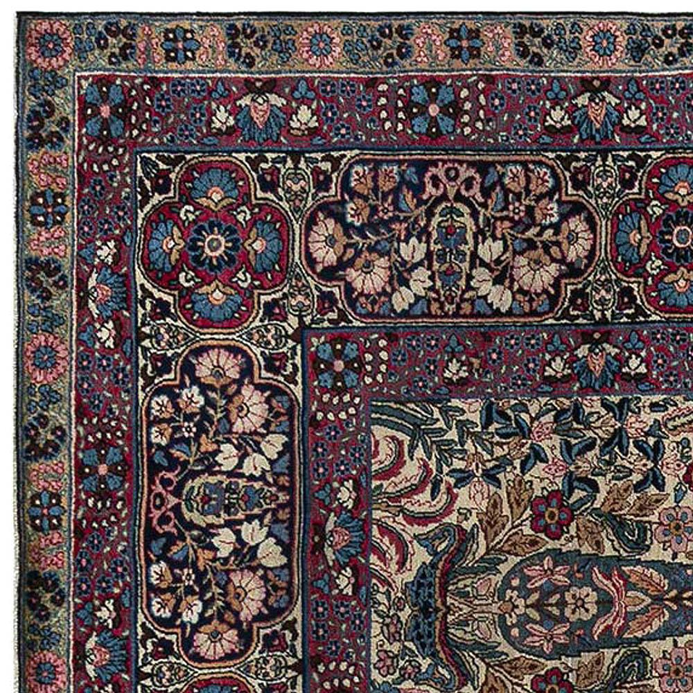 Early 20th Century Persian Kirman Wool Rug For Sale 3