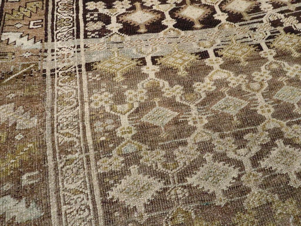 Rustique Tapis d'appoint persan kurde du début du 20e siècle en vente