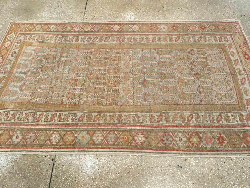 Alfombra de acento kurdo persa de principios del siglo XX Anudado a mano en venta