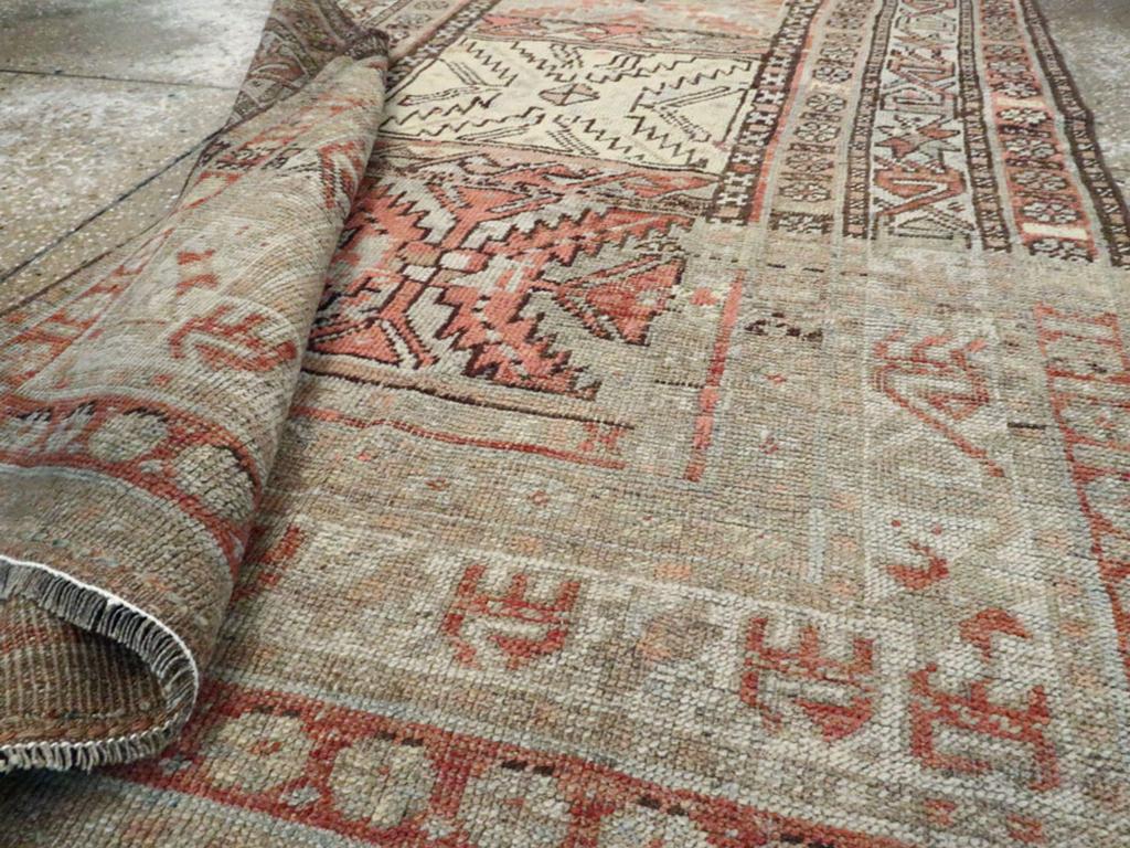 Persischer Kurdischer Bidjar-Akzentteppich des frühen 20. Jahrhunderts (Wolle) im Angebot