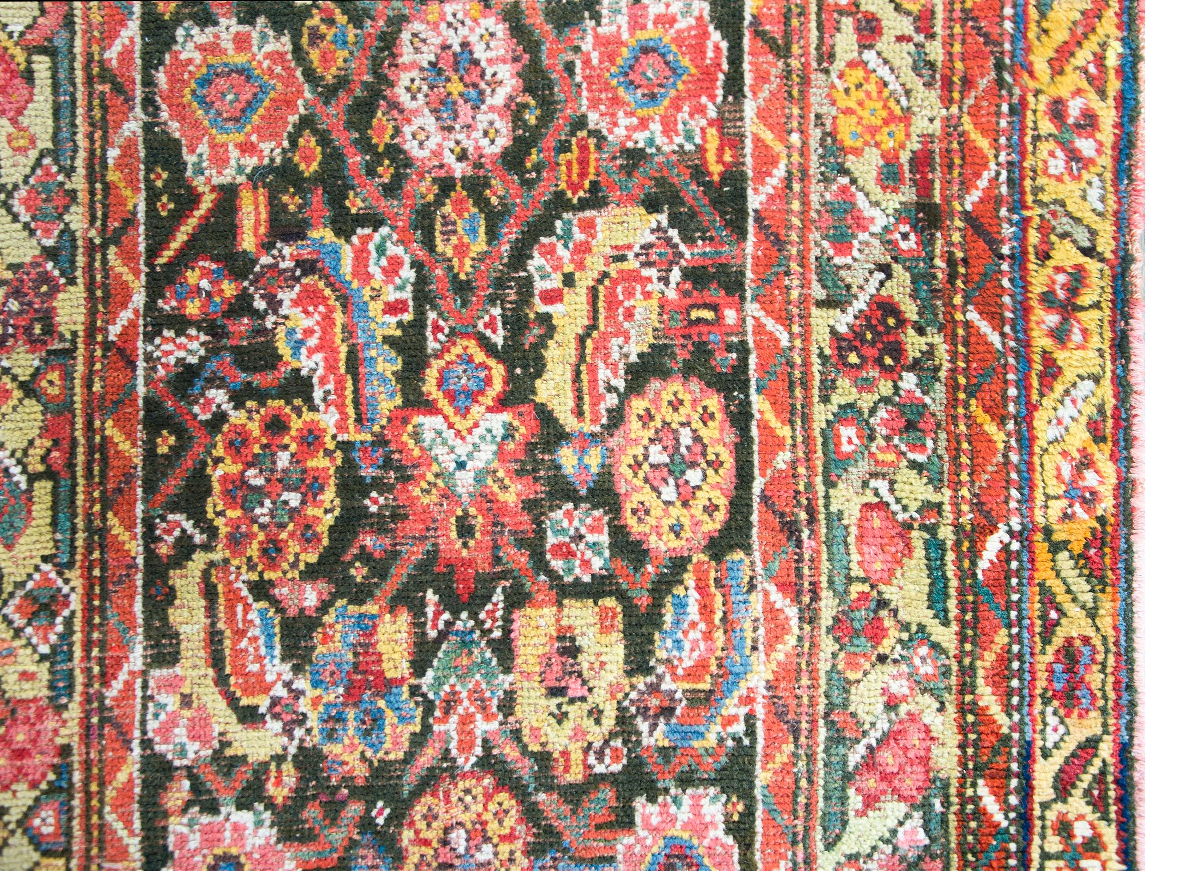 Early 20th Century Persian Kurdish Rug In Good Condition For Sale In Chicago, IL
