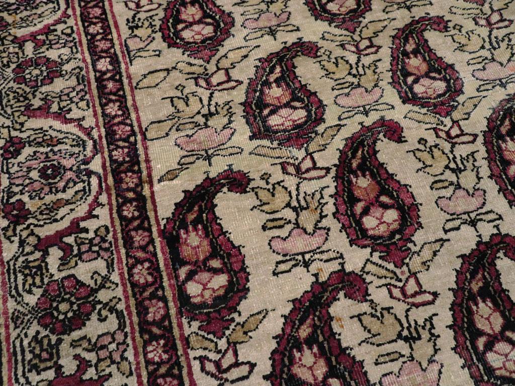 Perse Tapis persan Kerman du début du 20e siècle en vente