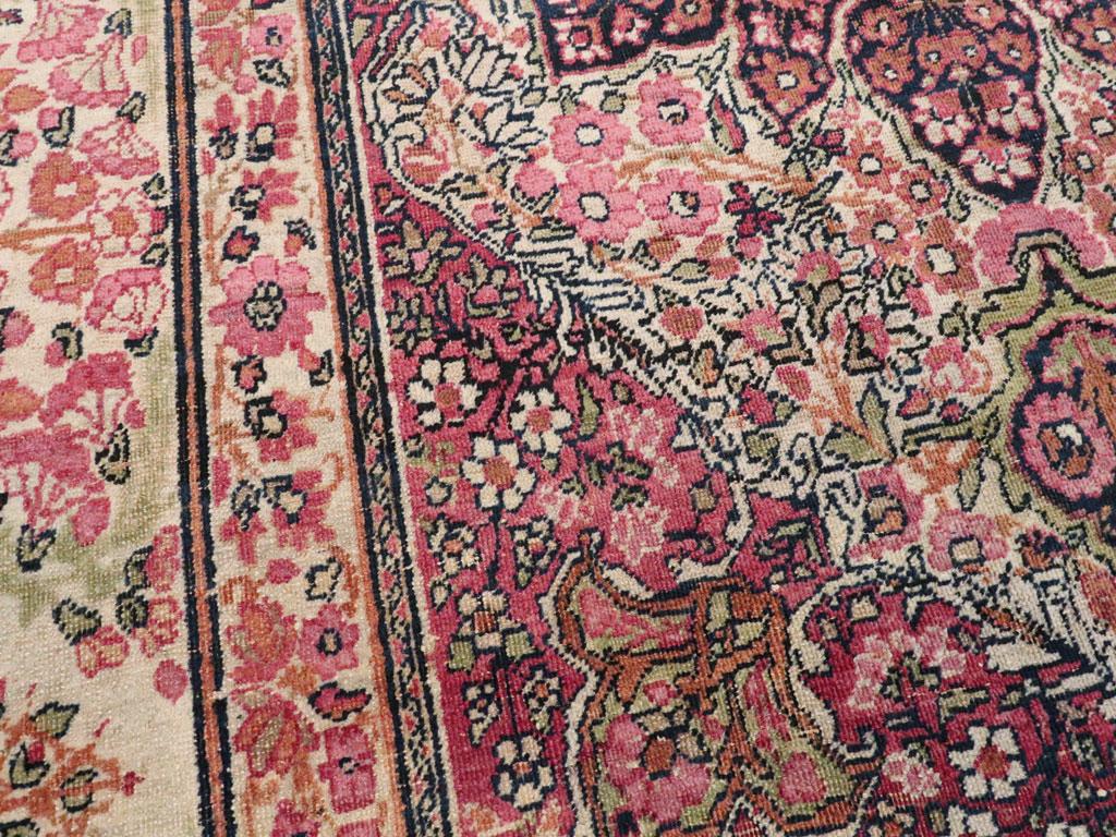 Perse Tapis persan Kerman du début du 20e siècle en vente