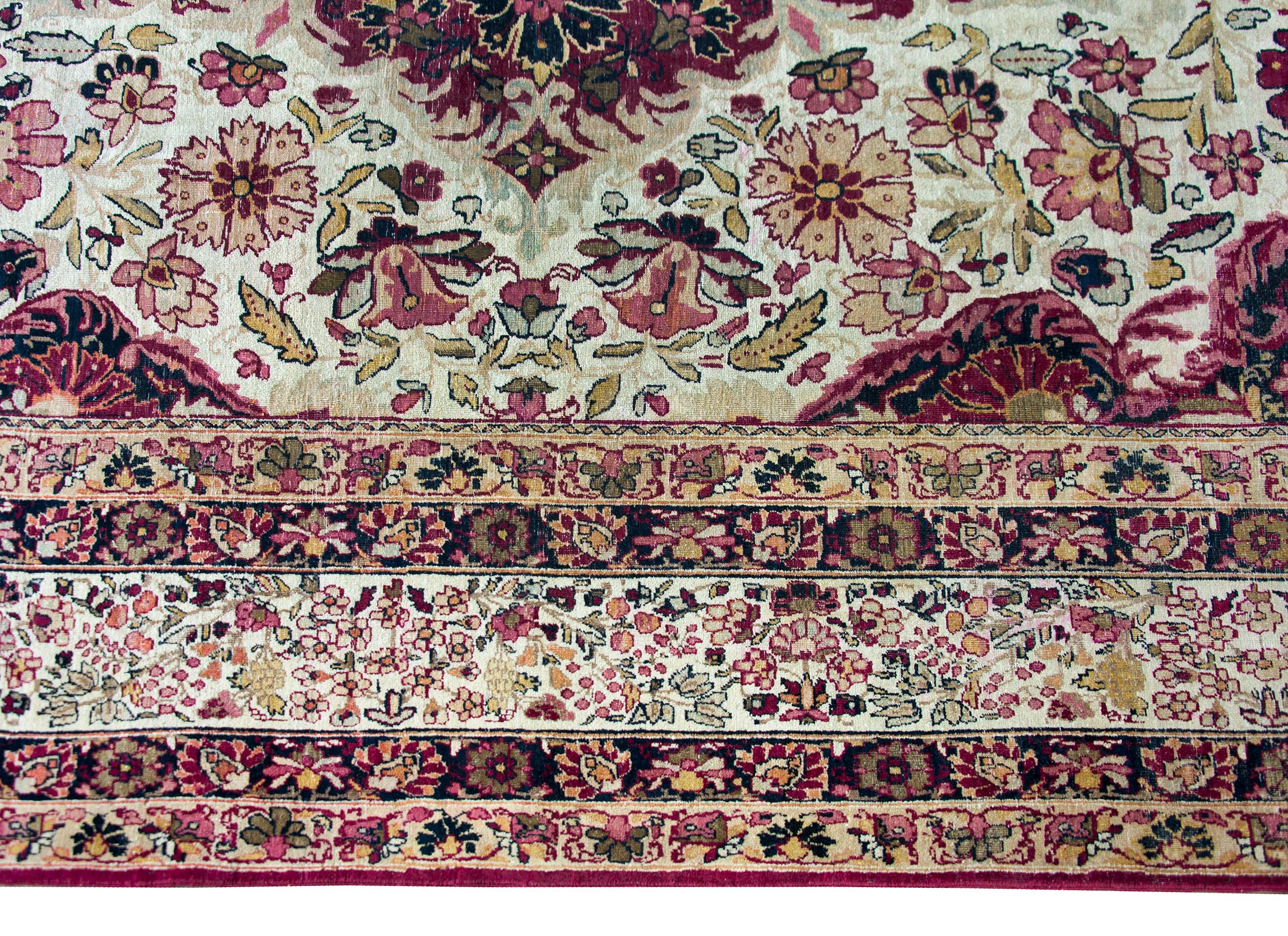 Early 20th Century Persian Lavar Kirman Rug In Good Condition For Sale In Chicago, IL