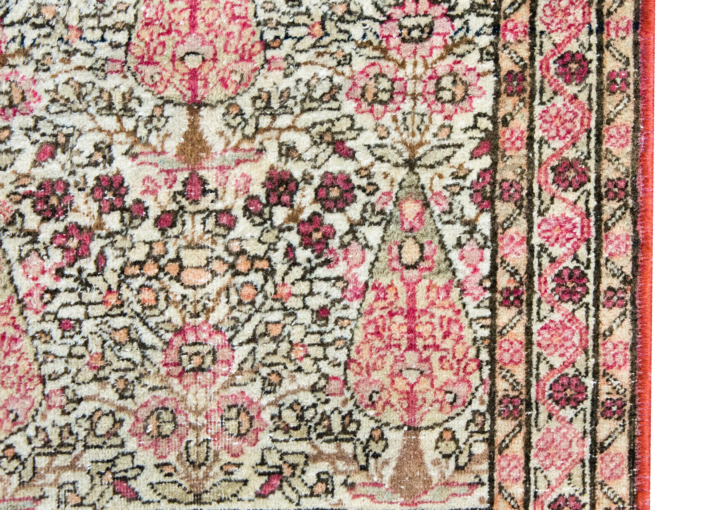 Alfombra persa Lavar Kirman de principios del siglo XX en Bueno estado para la venta en Chicago, IL