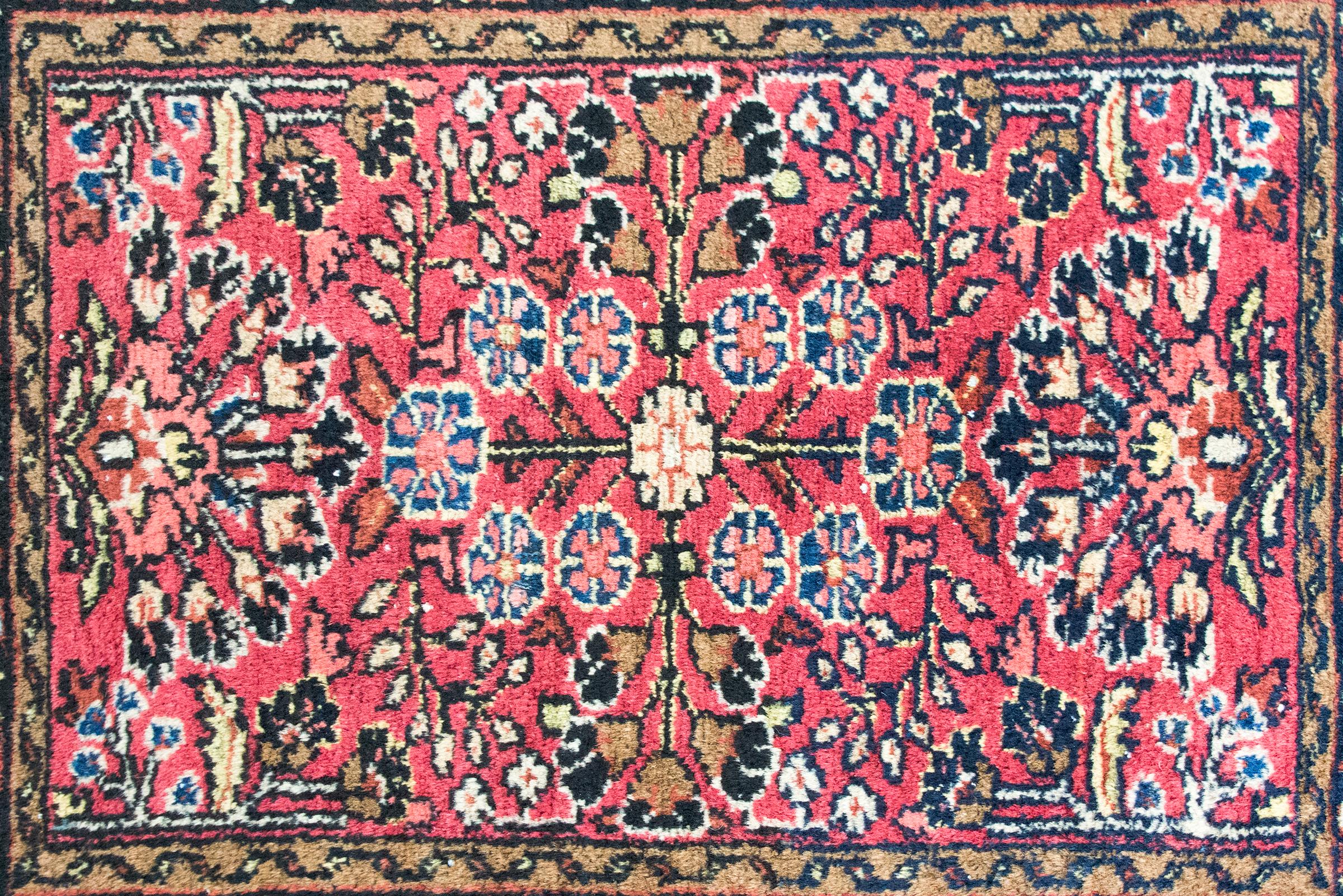 Sarouk Farahan Early 20th Century Persian Lilihan Rug For Sale