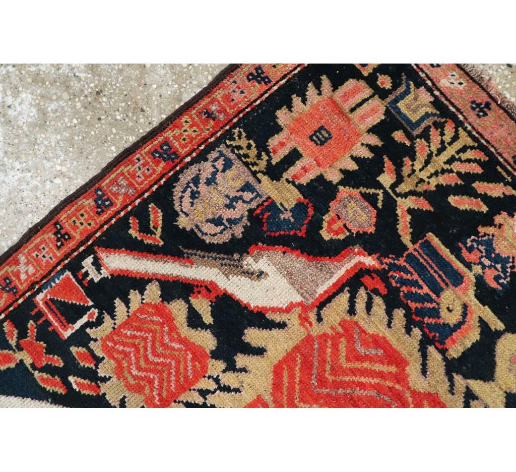 Early 20th Century Persian Lion with Sword and Sun Pictorial Malayer Throw Rug In Good Condition For Sale In New York, NY