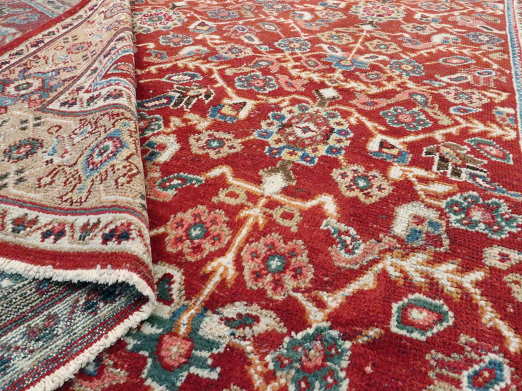 Early 20th Century Persian Mahal Accent Carpet im Zustand „Hervorragend“ im Angebot in New York, NY