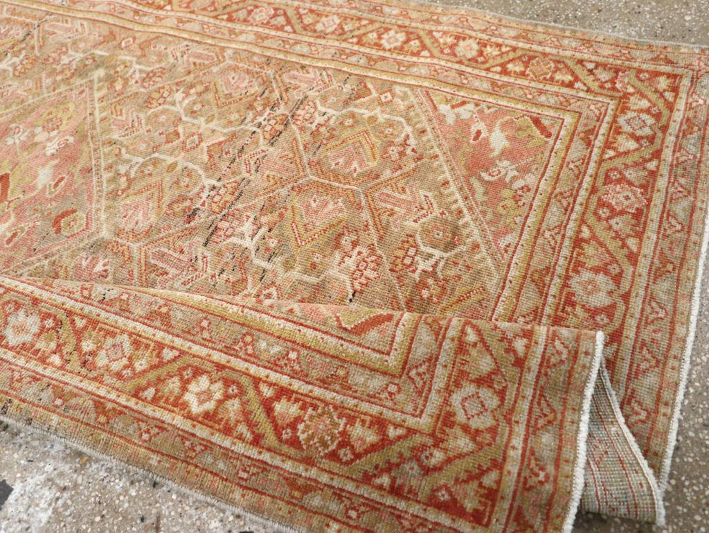 Persischer Mahal-Akzentteppich aus dem frühen 20. (Wolle) im Angebot