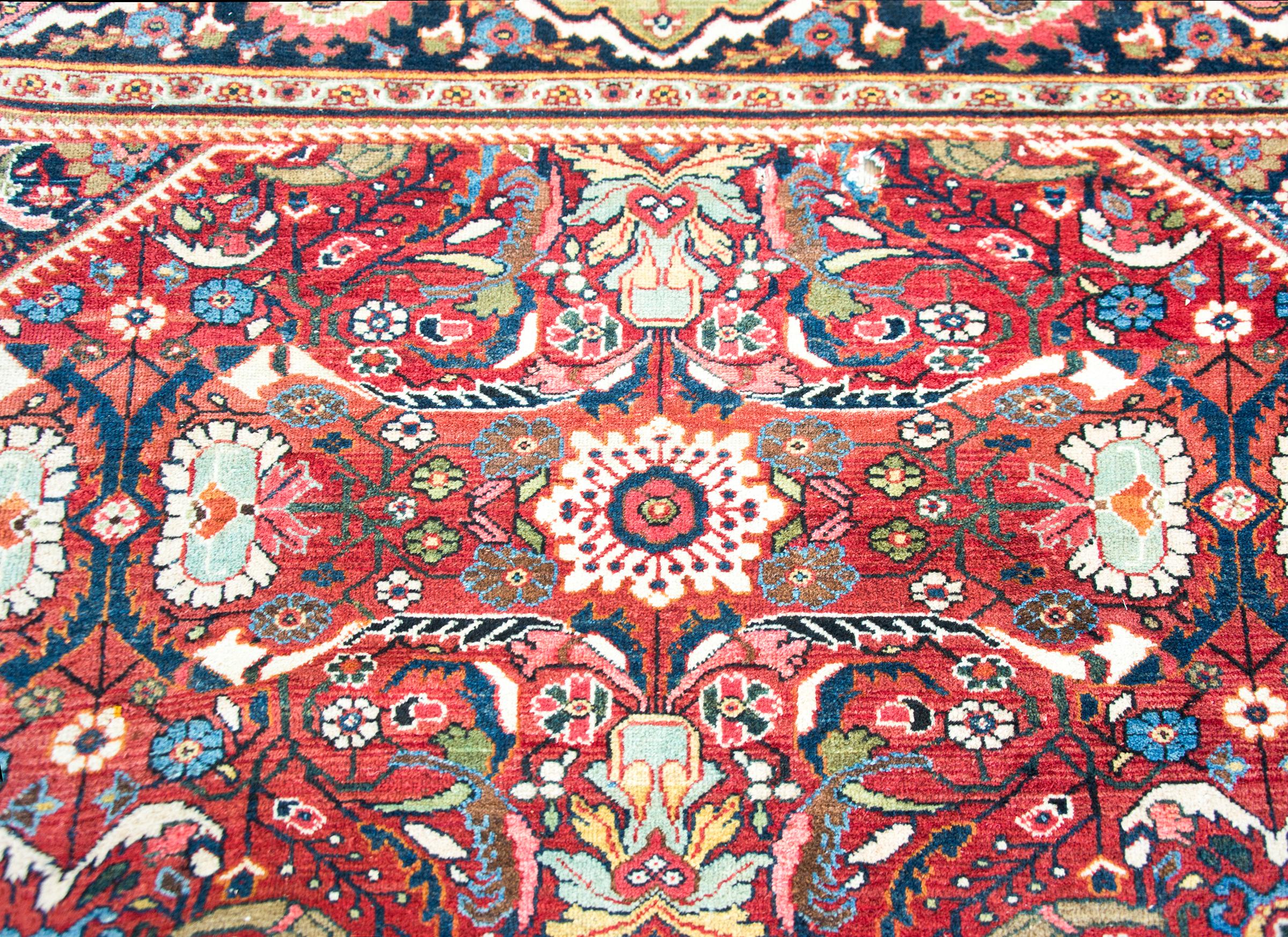 Early 20th Century Persian Mahal Rug For Sale 6