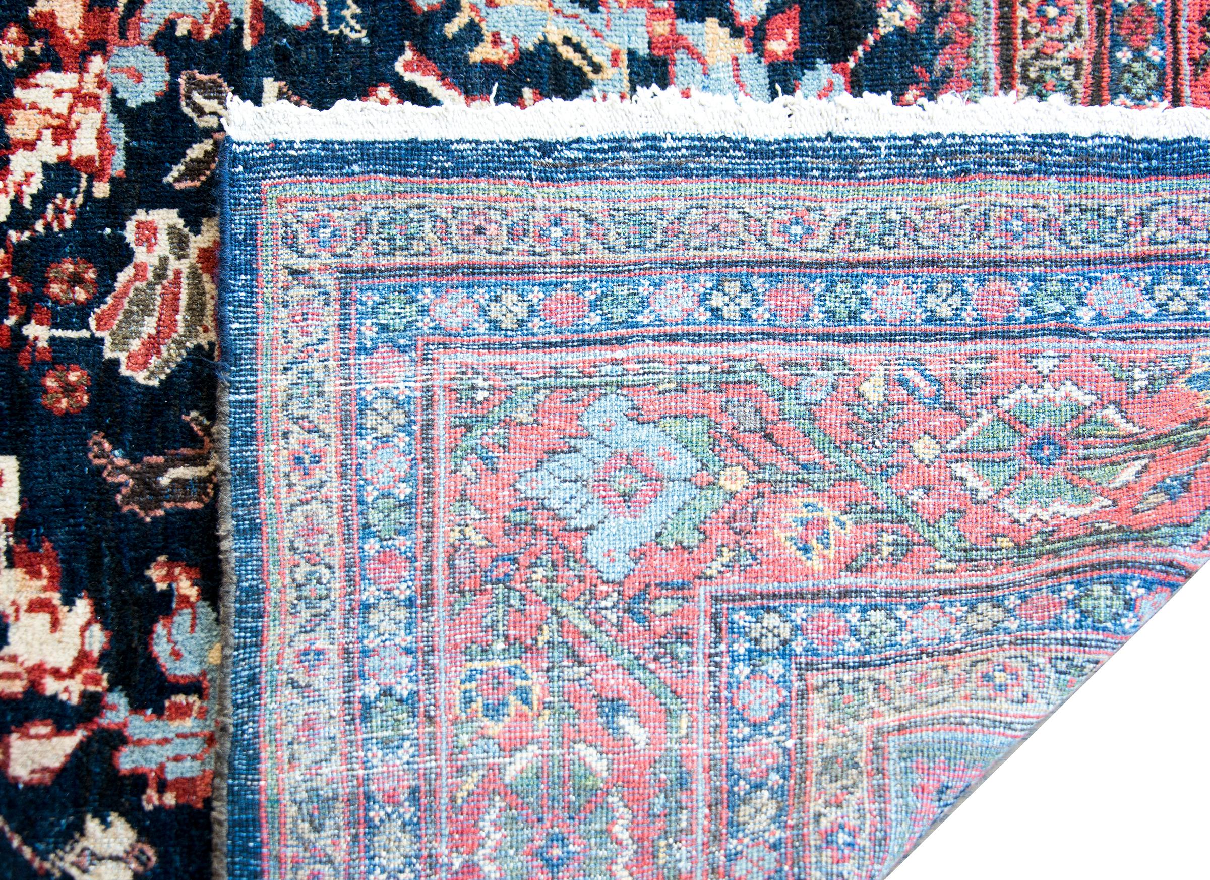 Early 20th Century Persian Mahal Rug For Sale 8