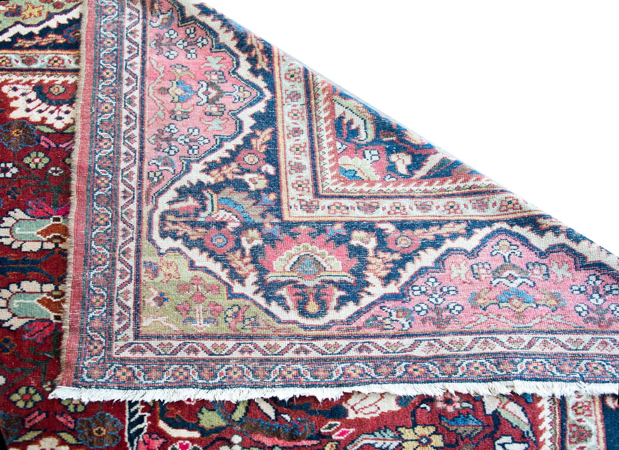 Early 20th Century Persian Mahal Rug For Sale 9