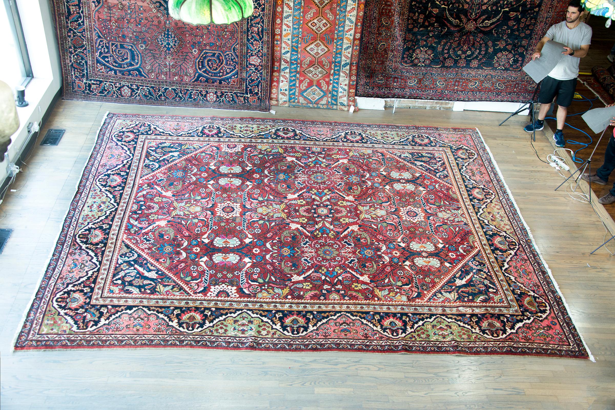 Early 20th Century Persian Mahal Rug For Sale 10