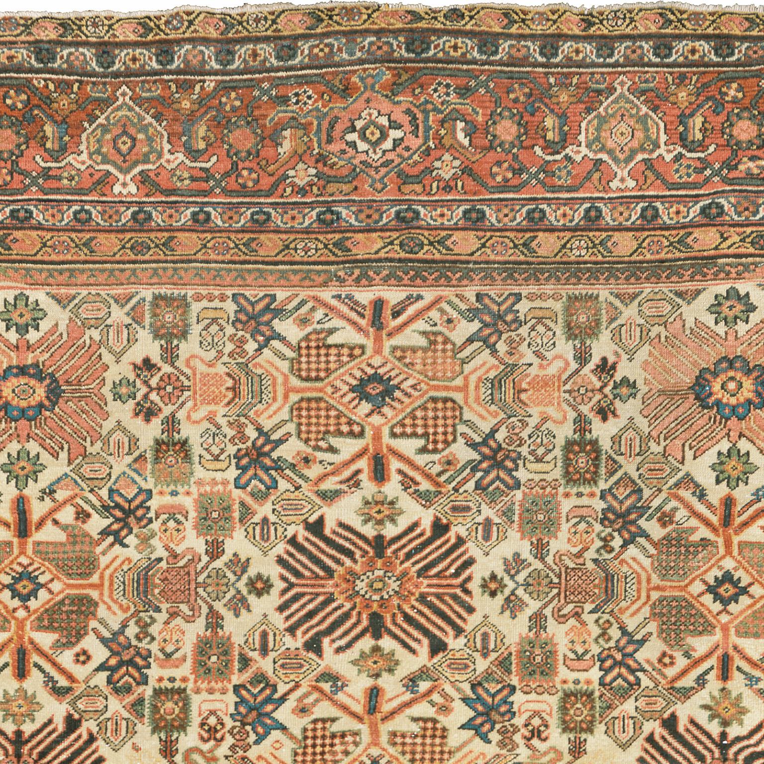 Early 20th Century Persian Mahal Rug In Good Condition For Sale In New York, NY
