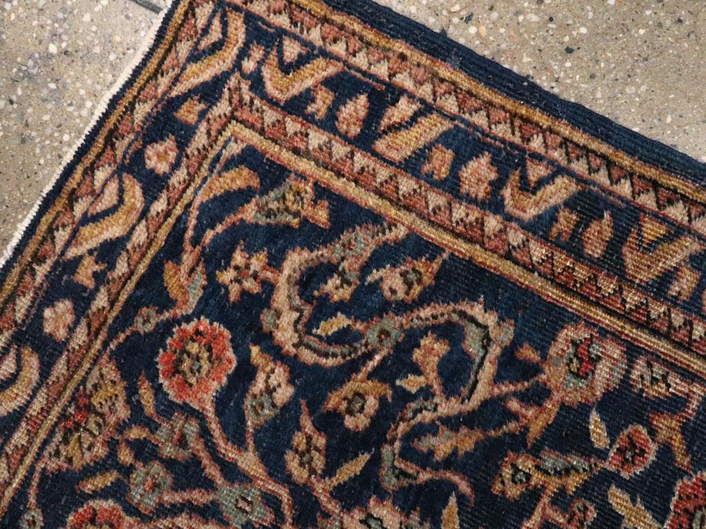 Annodato a mano Tappeto persiano Mahal dei primi del Novecento in vendita