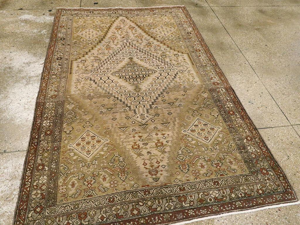 Persischer Malayer-Akzentteppich des frühen 20. Jahrhunderts im Angebot 1