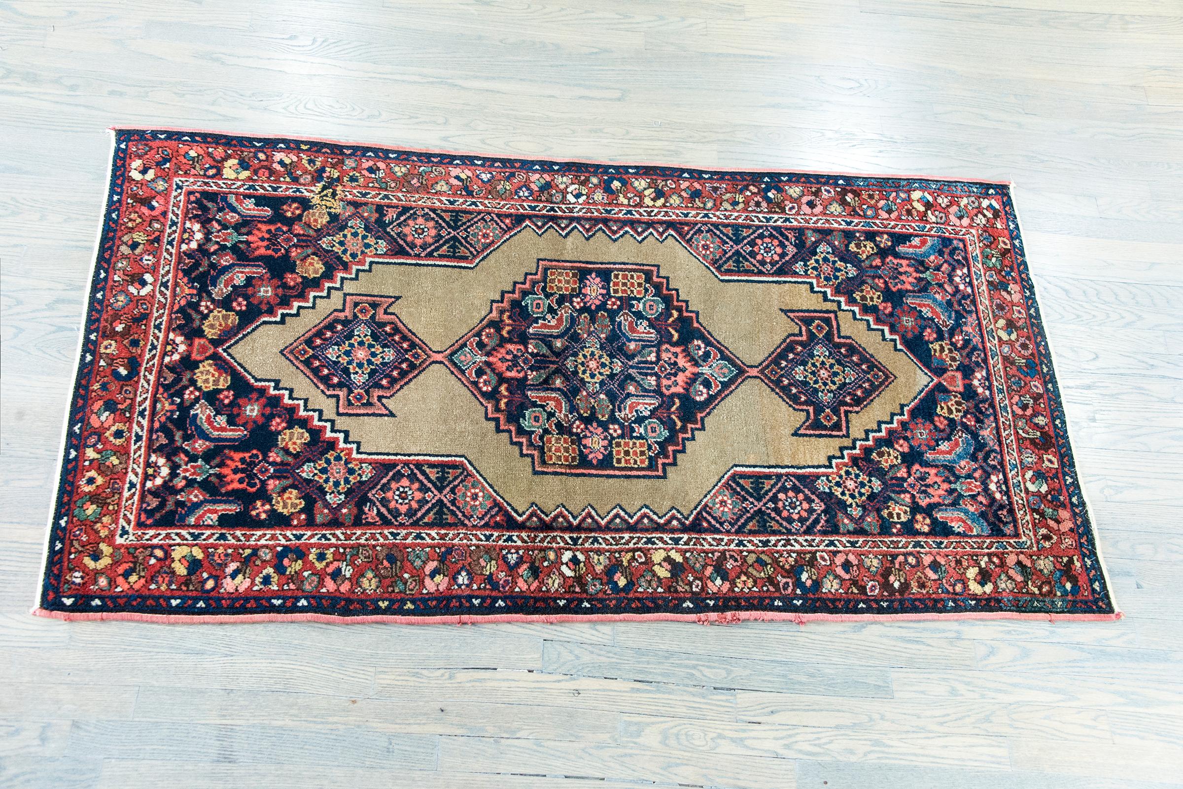 Early 20th Century Persian Malayer Rug For Sale 11