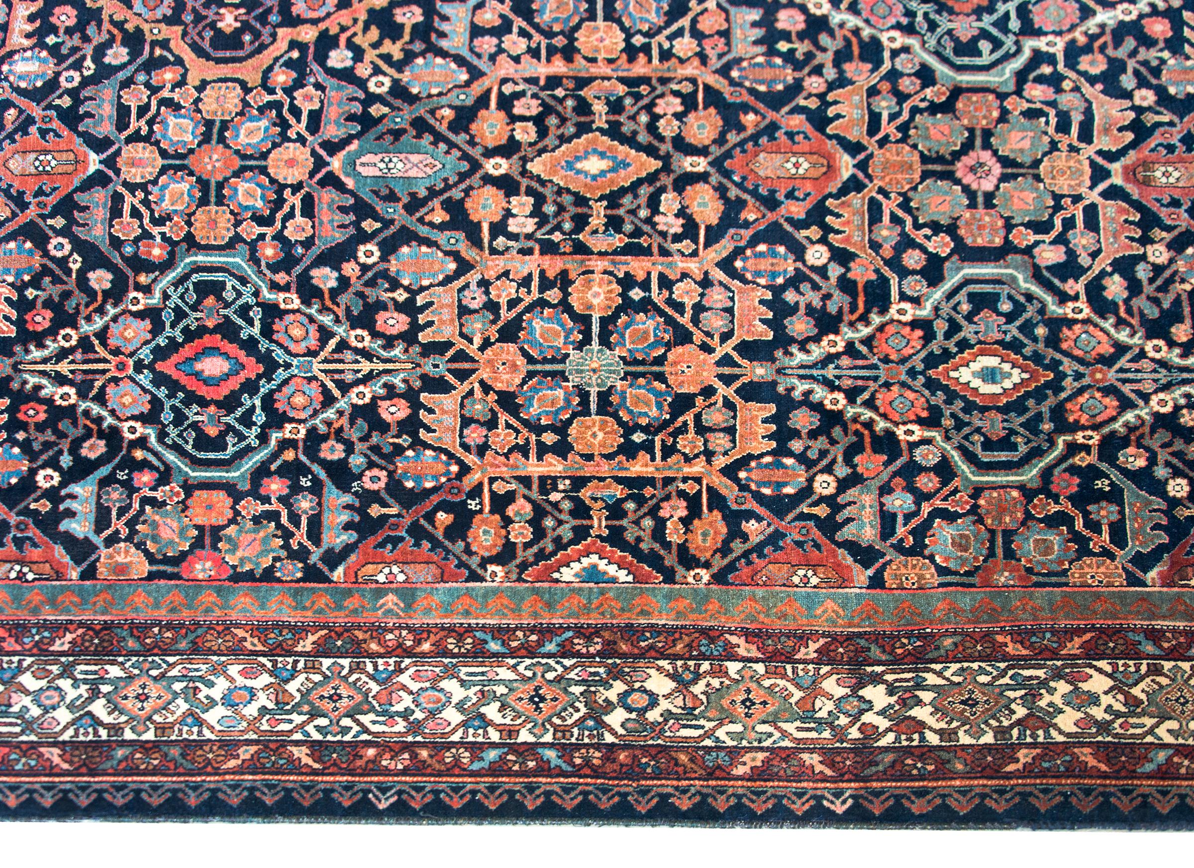 Early 20th Century Persian Malayer Rug In Good Condition For Sale In Chicago, IL