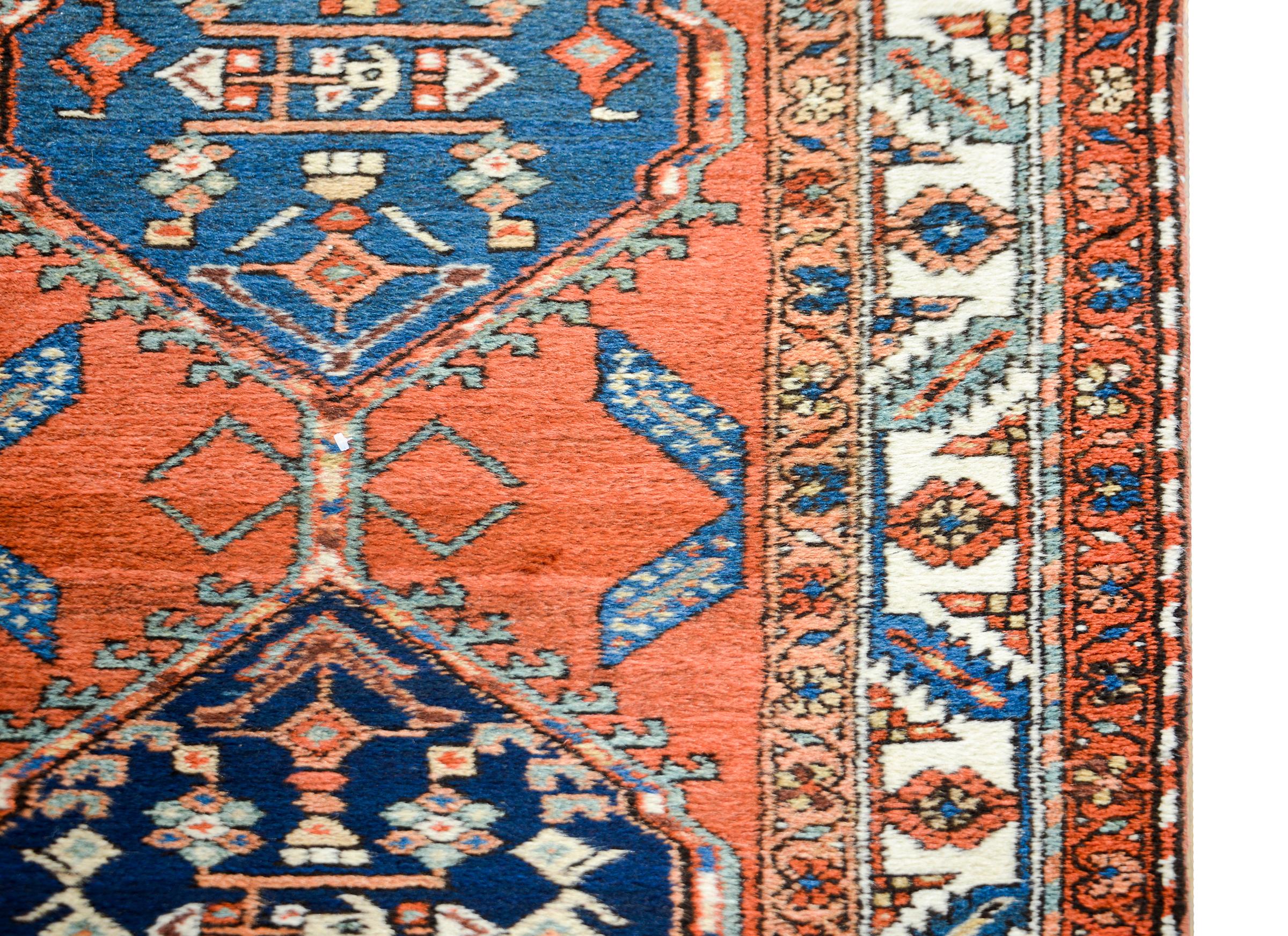Early 20th Century Persian Malayer Runner In Good Condition For Sale In Chicago, IL