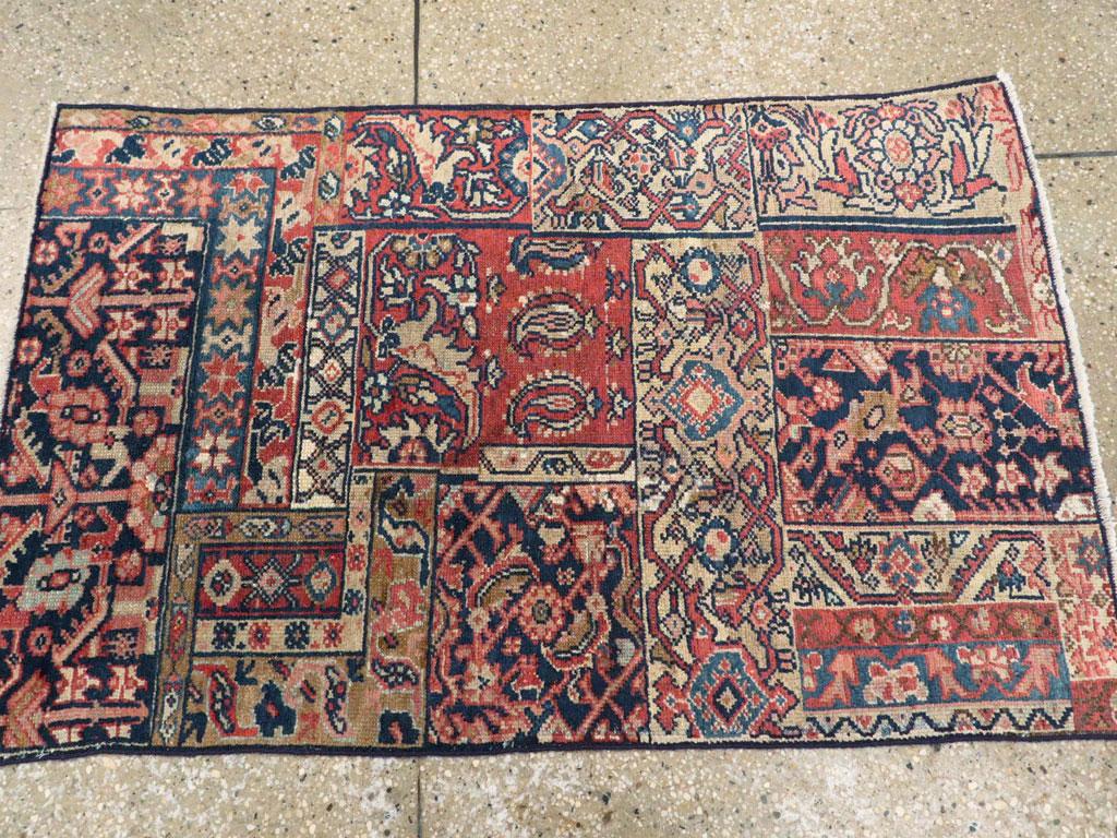 Tapis persan Malayer du début du 20e siècle Excellent état - En vente à New York, NY