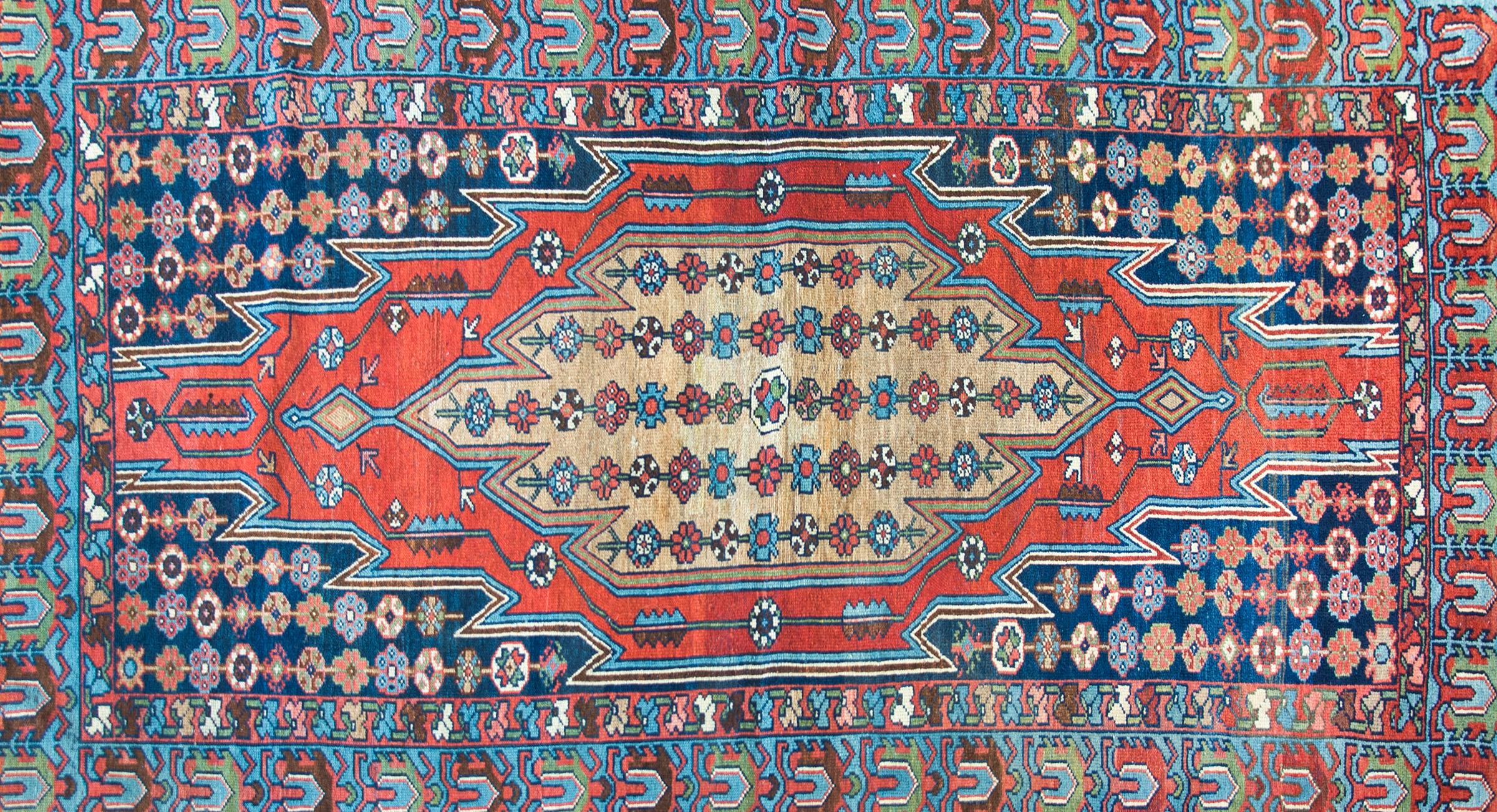 Persischer Mazleghan-Teppich, frühes 20. Jahrhundert (Stammeskunst) im Angebot