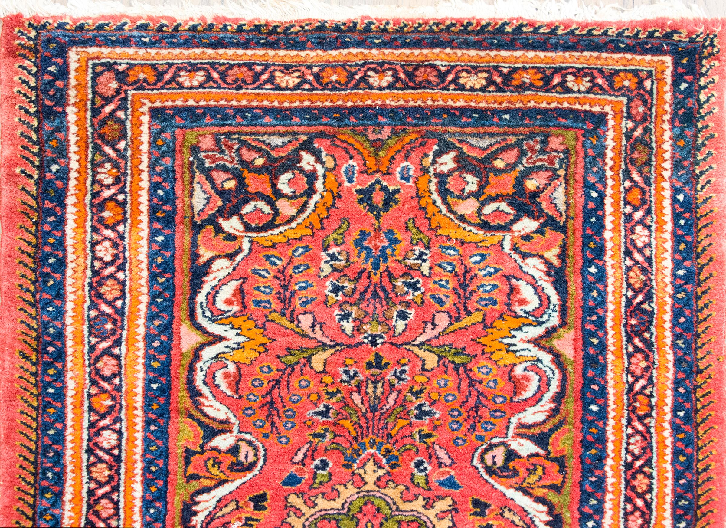 Early 20th Century Persian Mehraban In Good Condition For Sale In Chicago, IL