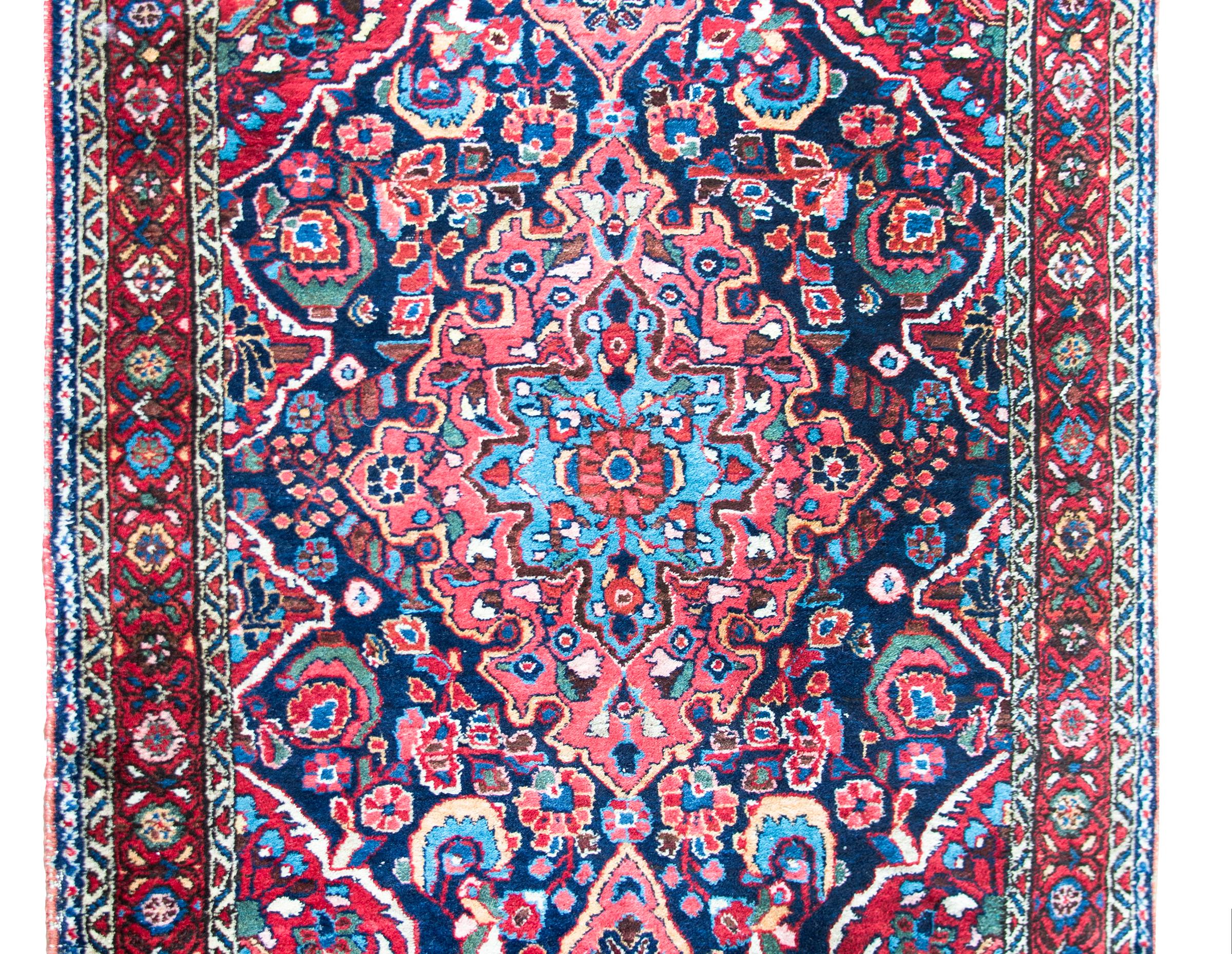 Persischer Mehraban-Teppich des frühen 20. Jahrhunderts (Sarouk Farahan) im Angebot