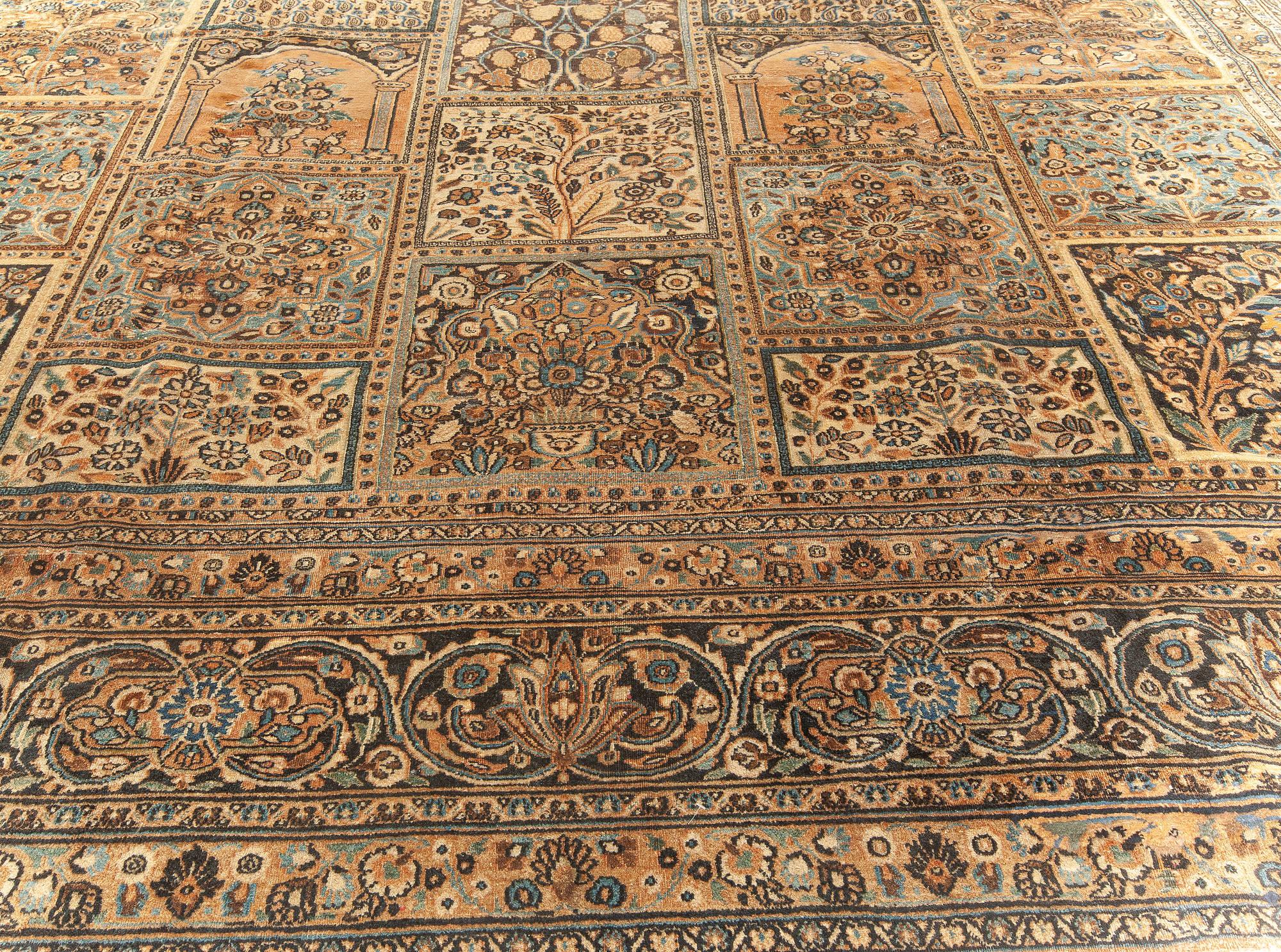 Early 20th Century Persian Meshad Handmade Wool Rug In Good Condition For Sale In New York, NY