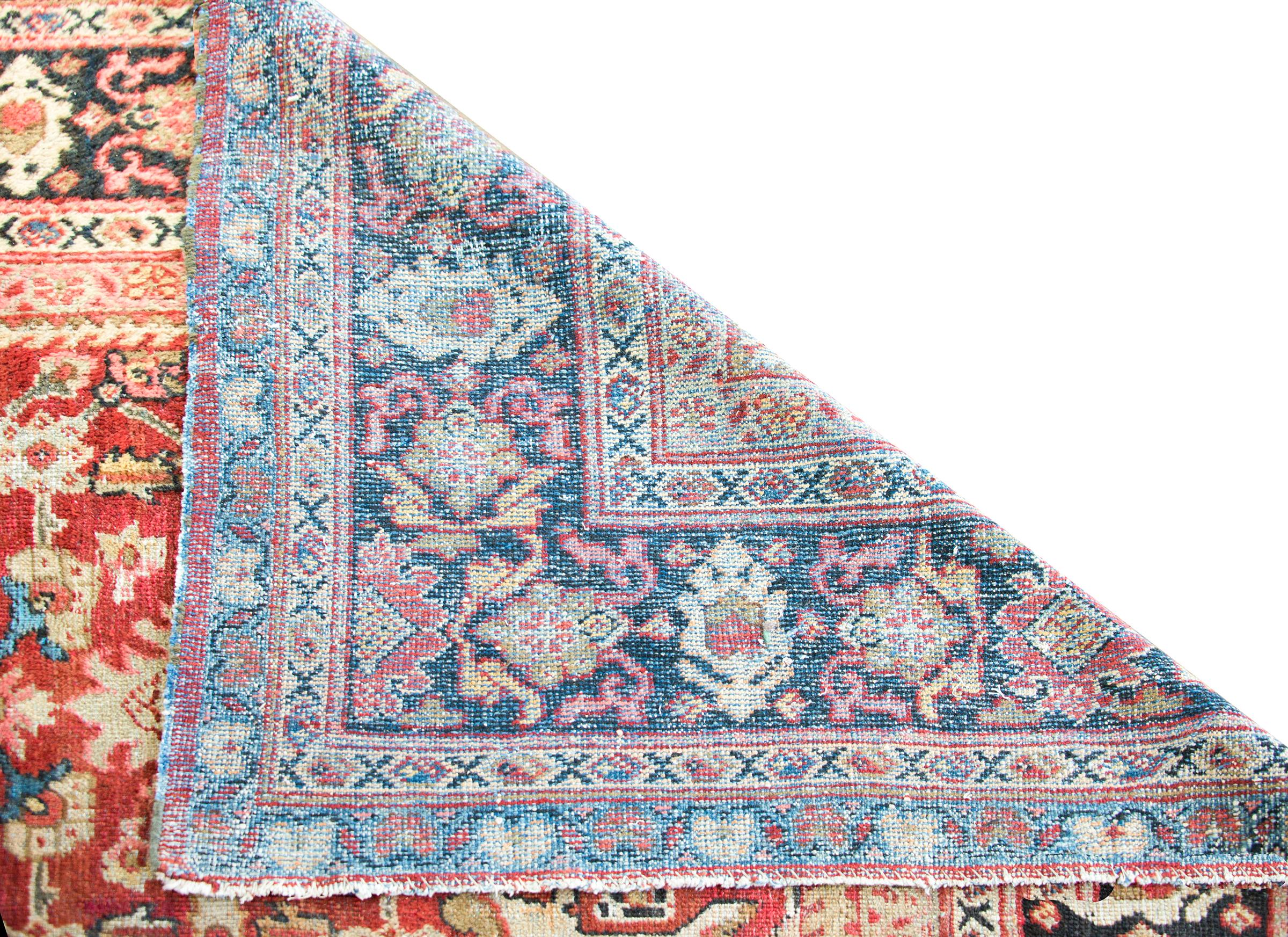 Early 20th Century Persian Meshkabad Rug For Sale 7
