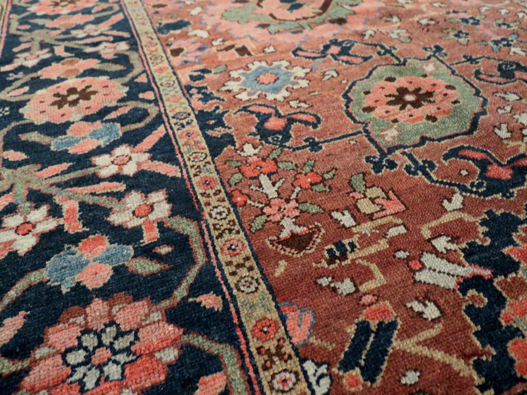 Early 20th Century Persian Northwest Accent Rug Rústico en venta