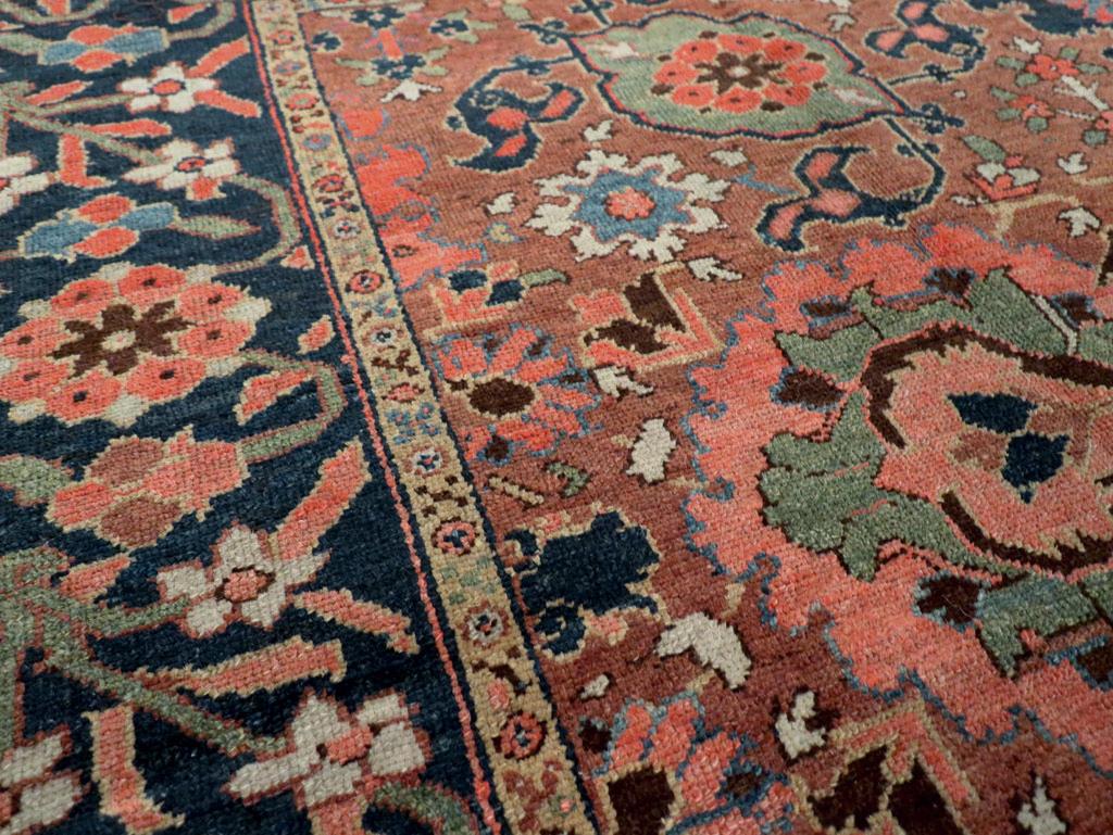 Early 20th Century Persian Northwest Accent Rug Persa en venta