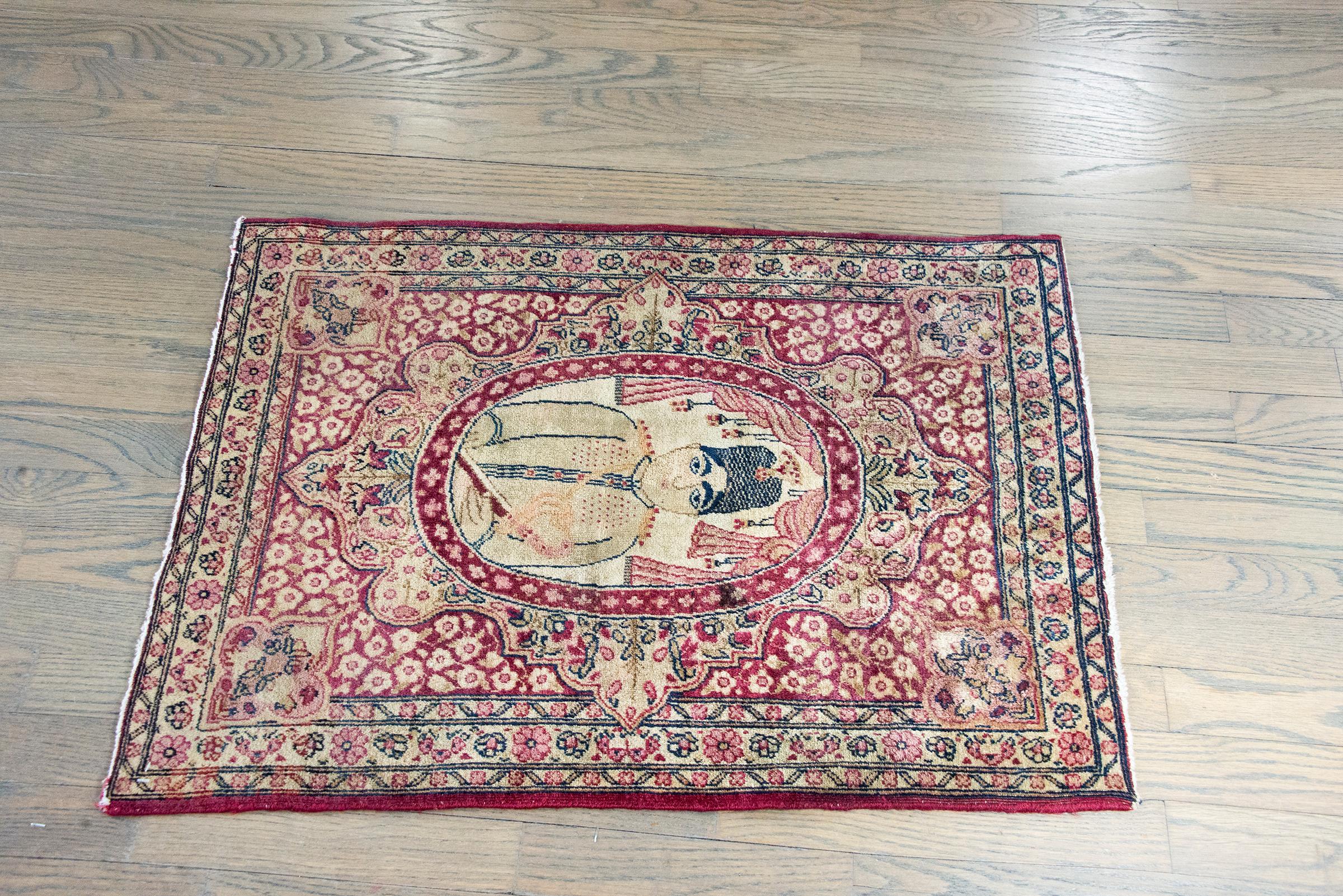 Early 20th Century Persian Pictorial Lavar Kirman Rug For Sale 10